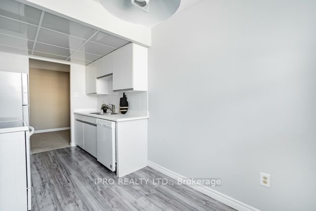 3 Lisa St, unit 1506 for sale