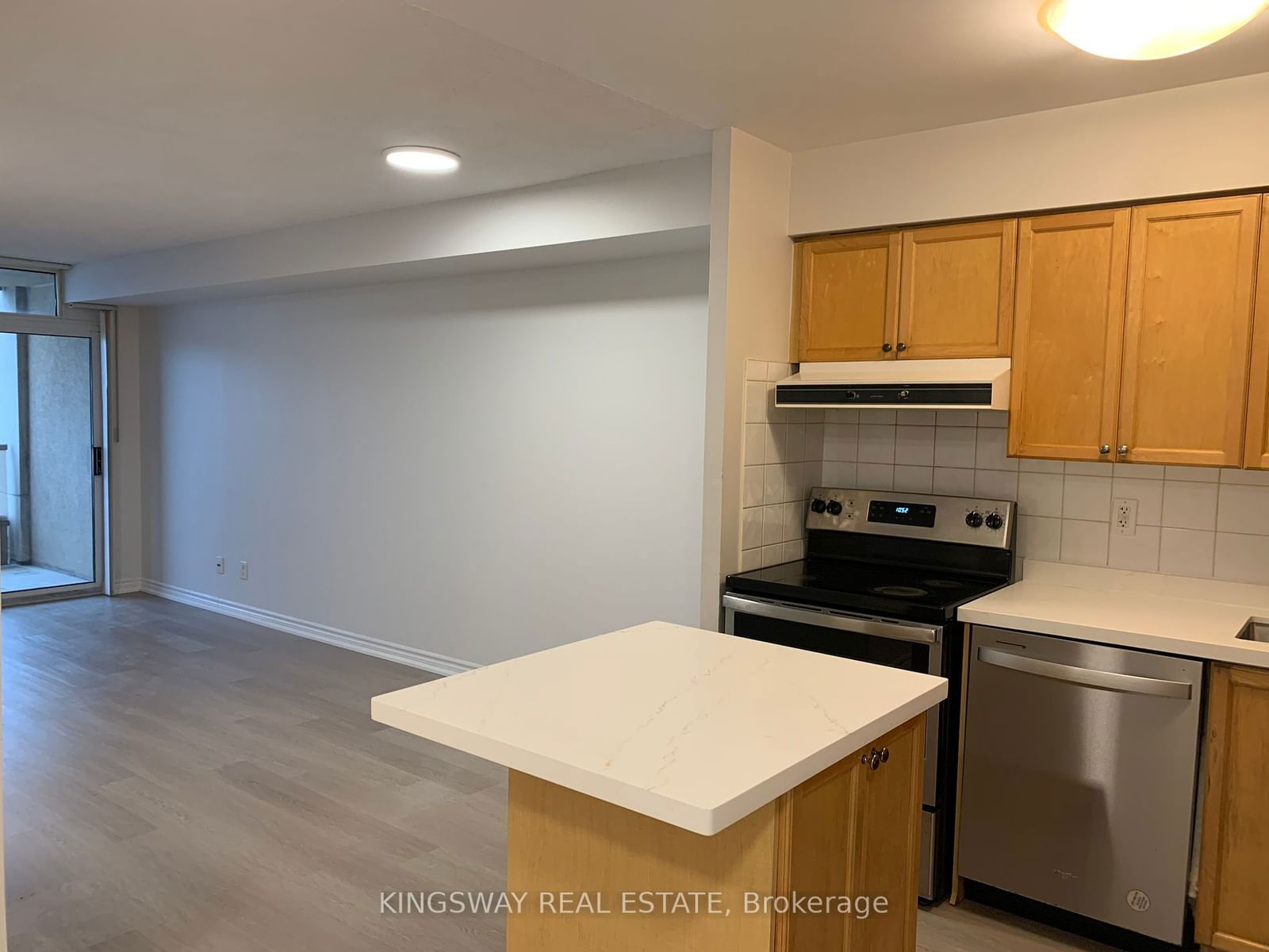 3888 Duke Of York Blvd, unit 1823 for rent