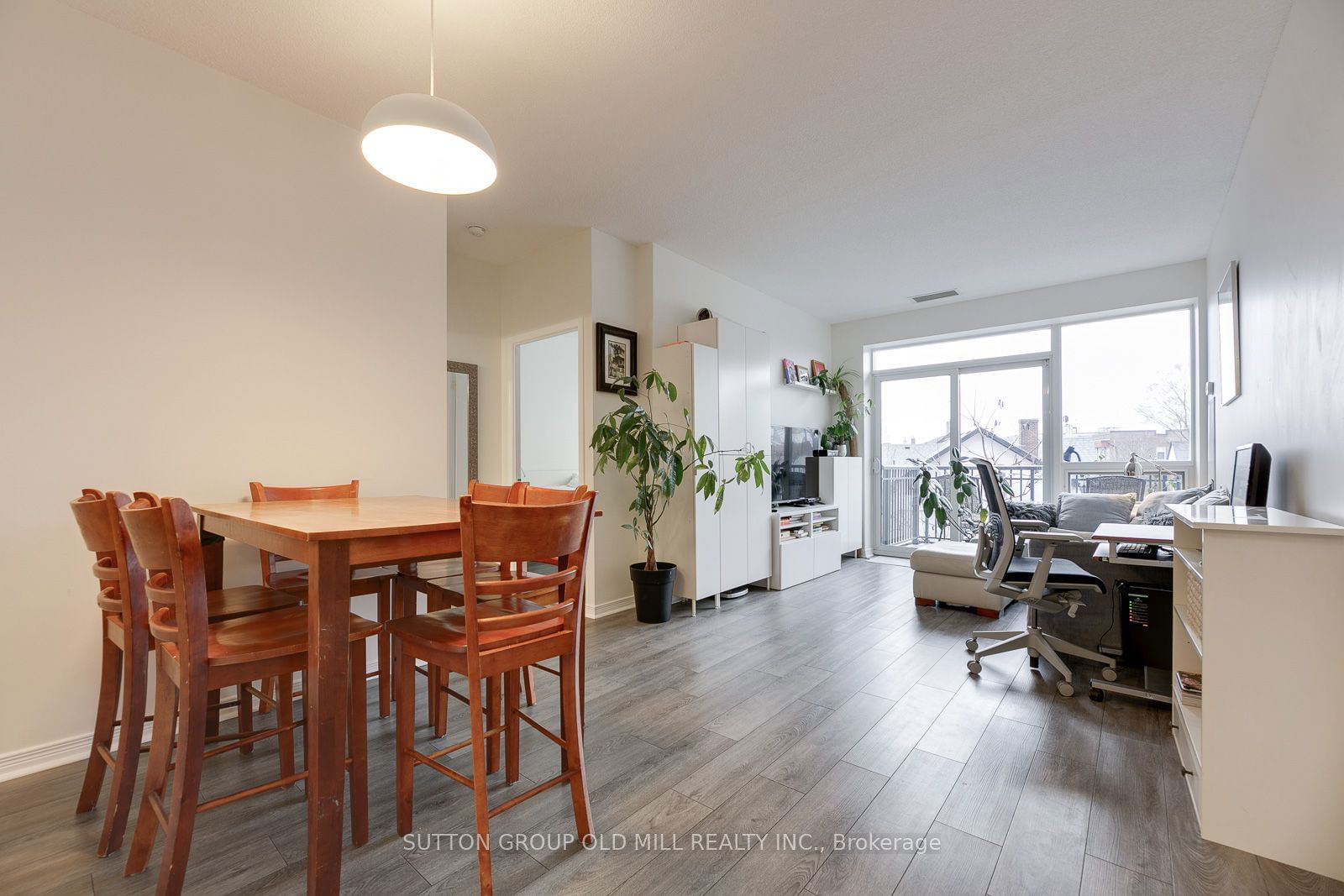 61 Heintzman St, unit 308 for rent