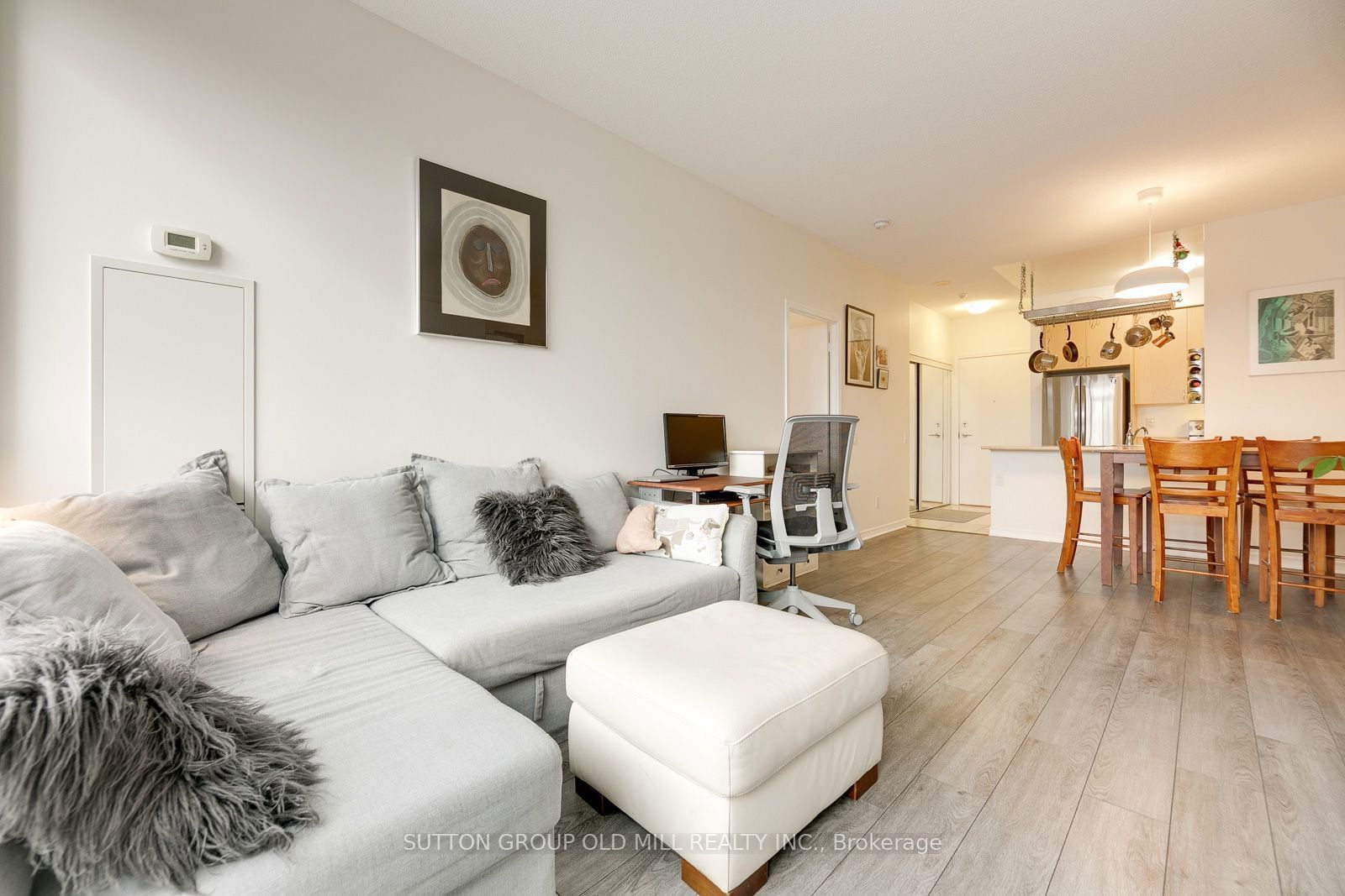 61 Heintzman St, unit 308 for rent