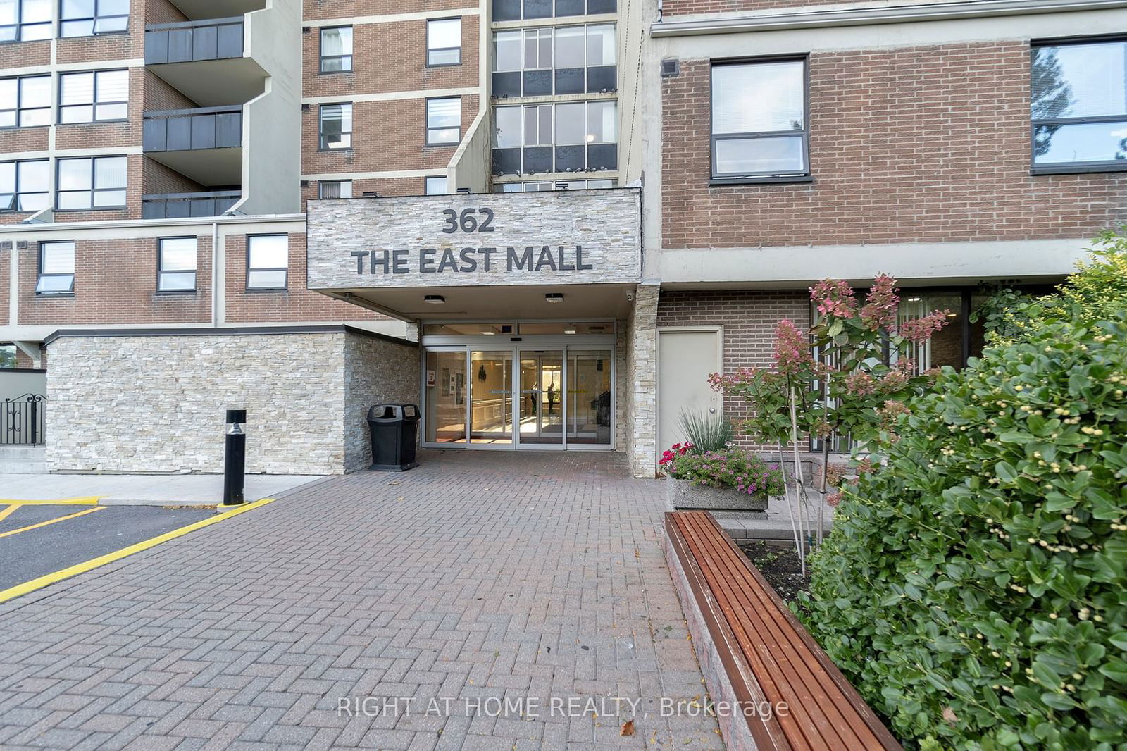 362 The East Mall, unit 802 for sale