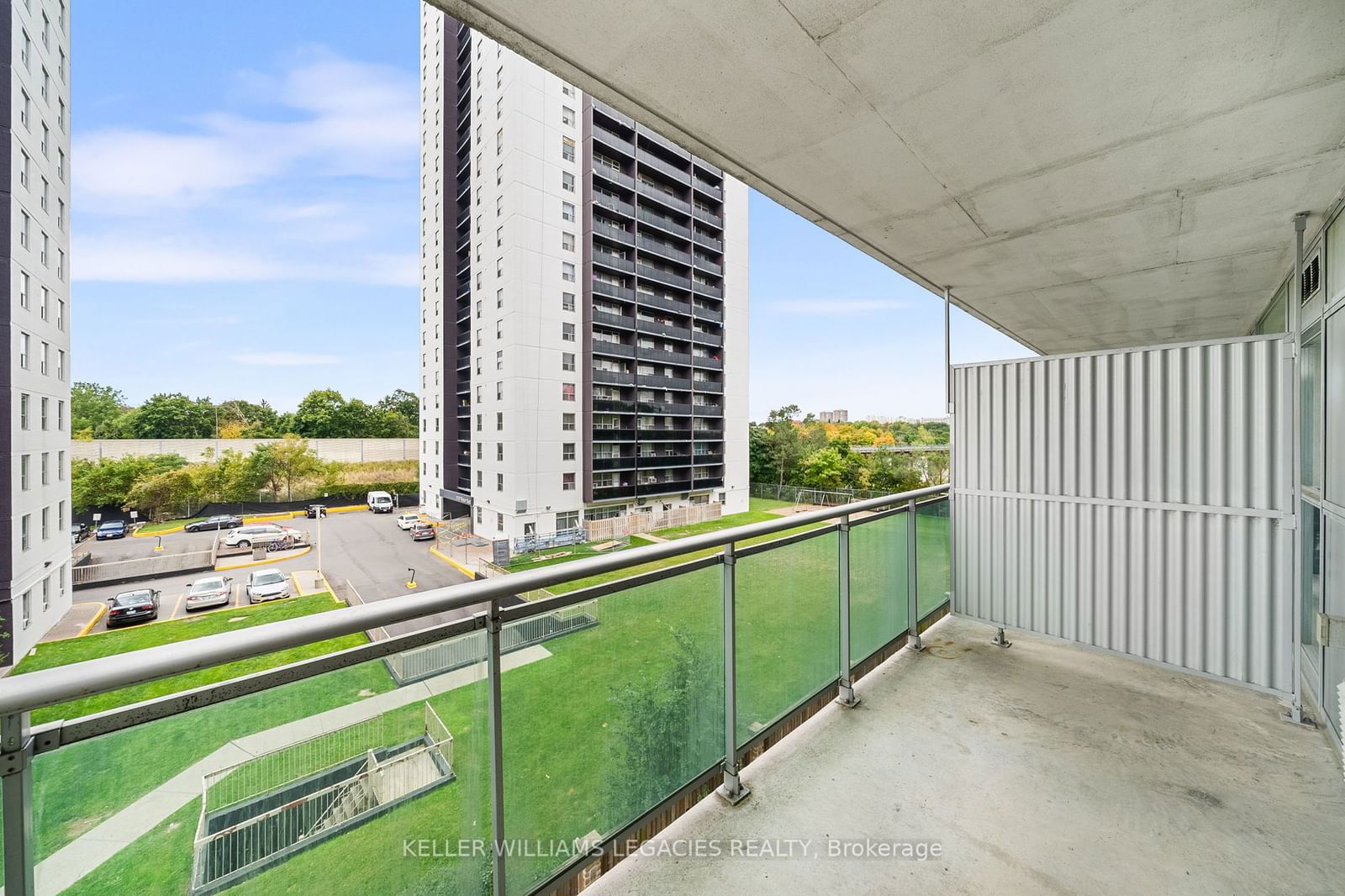 2464 Weston Rd, unit 405 for sale