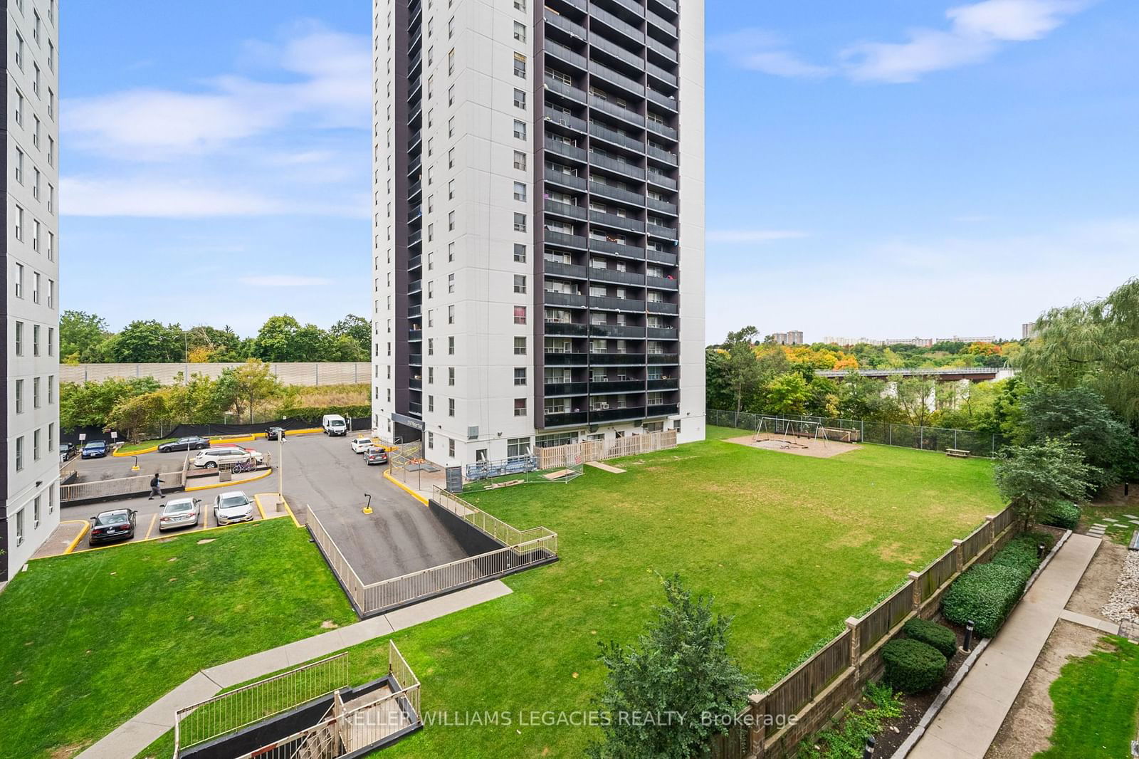 2464 Weston Rd, unit 405 for sale