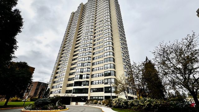 8 Lisa St, unit 1901 for sale