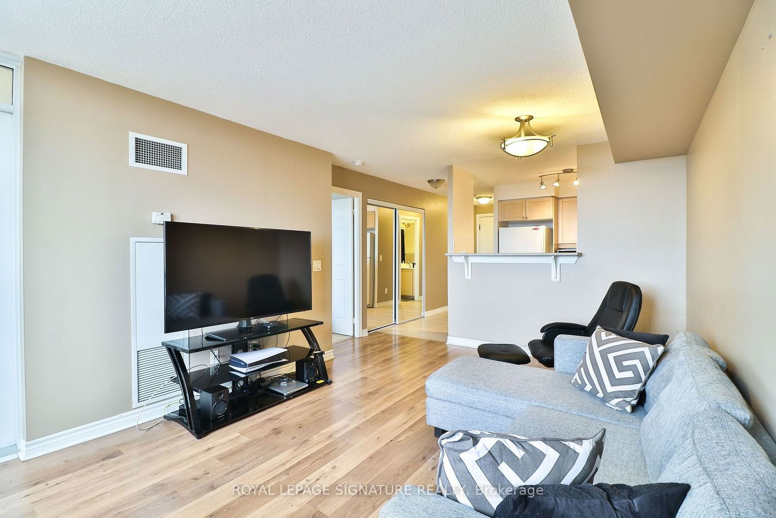 700 Humberwood Blvd, unit 2021 for rent