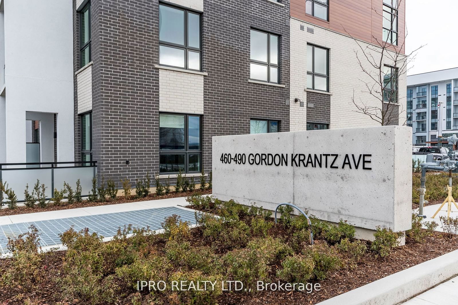 460 Gordon Krantz Ave. Rd, unit 323 for sale