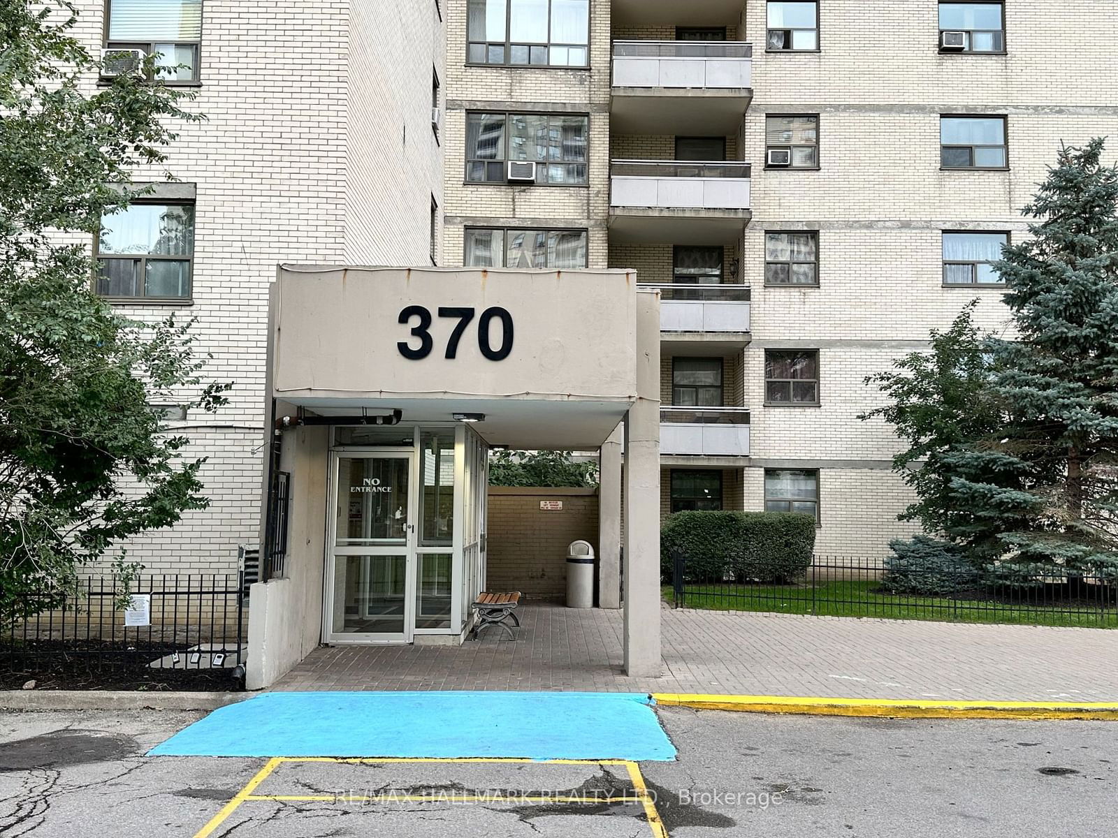 370 Dixon Rd, unit 1613 for sale