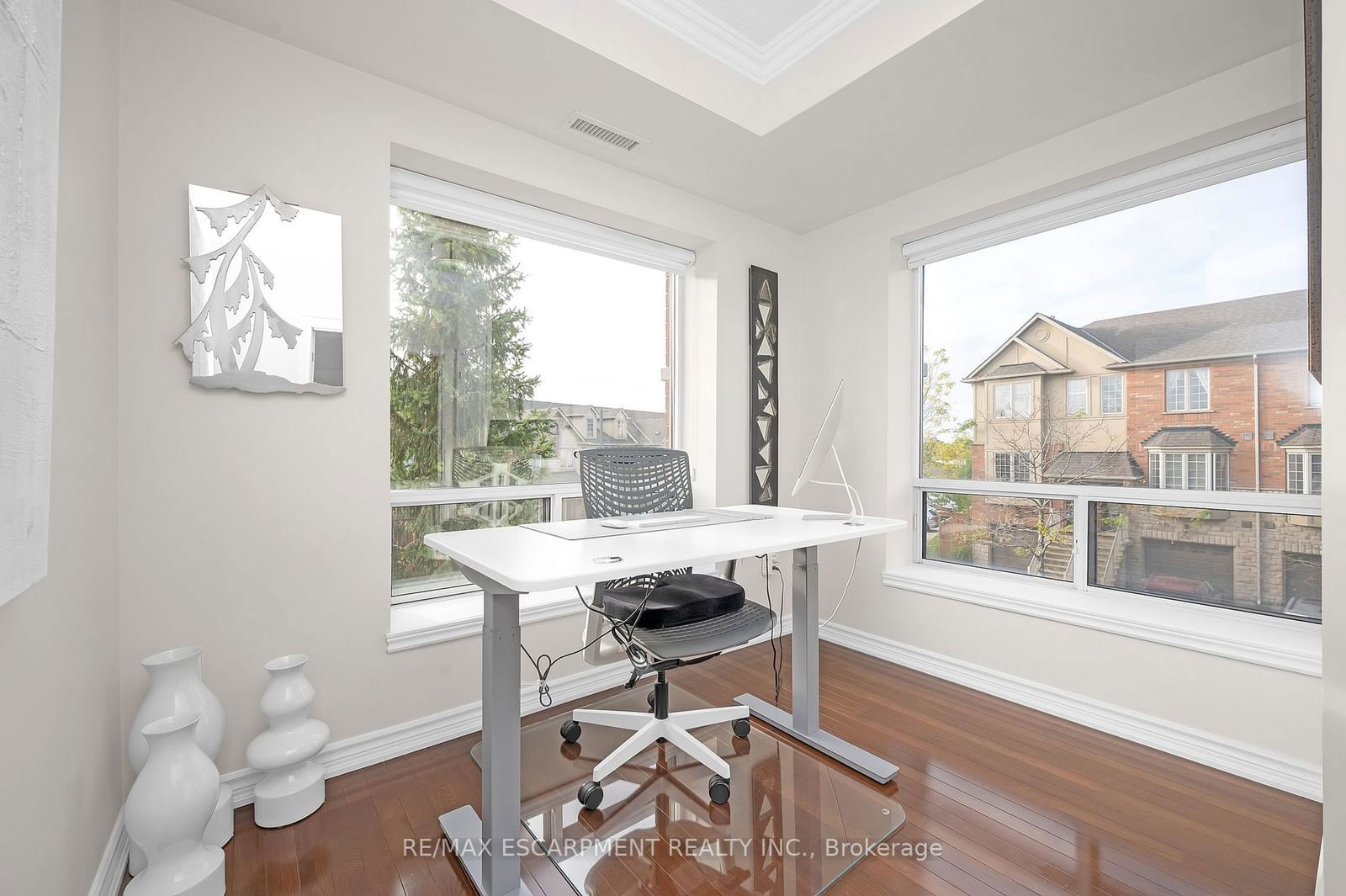 5070 Fairview St, unit 209 for sale