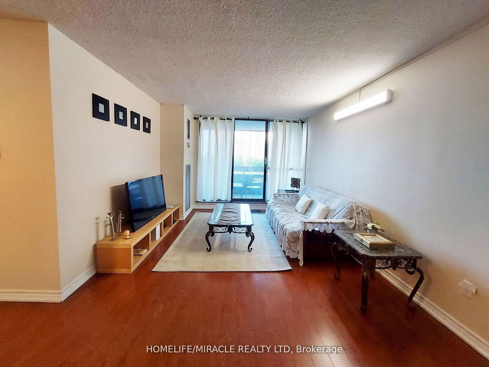 25 Kensington Rd S, unit 409 for sale