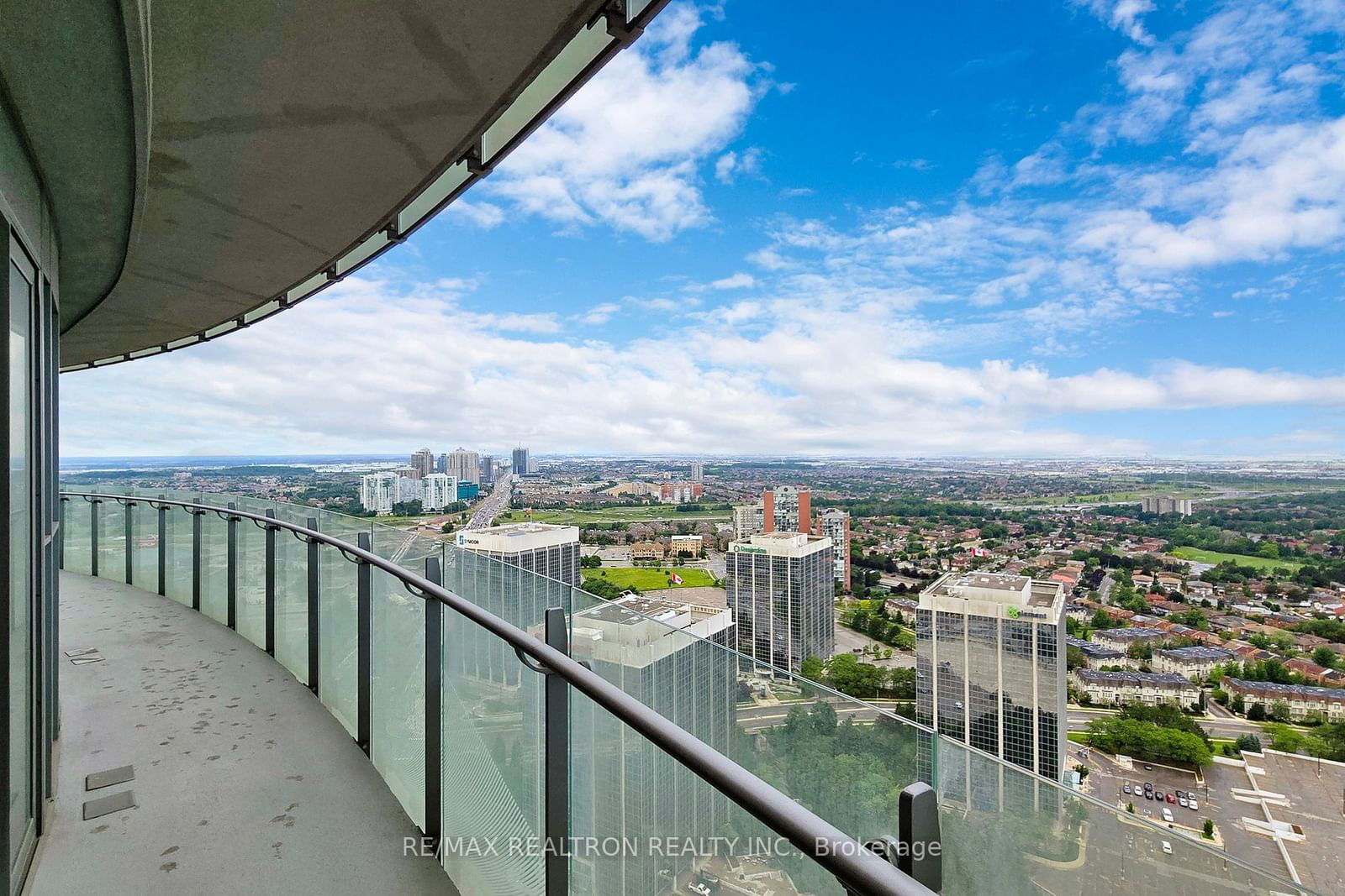 Absolute World V Condos, Mississauga, Toronto