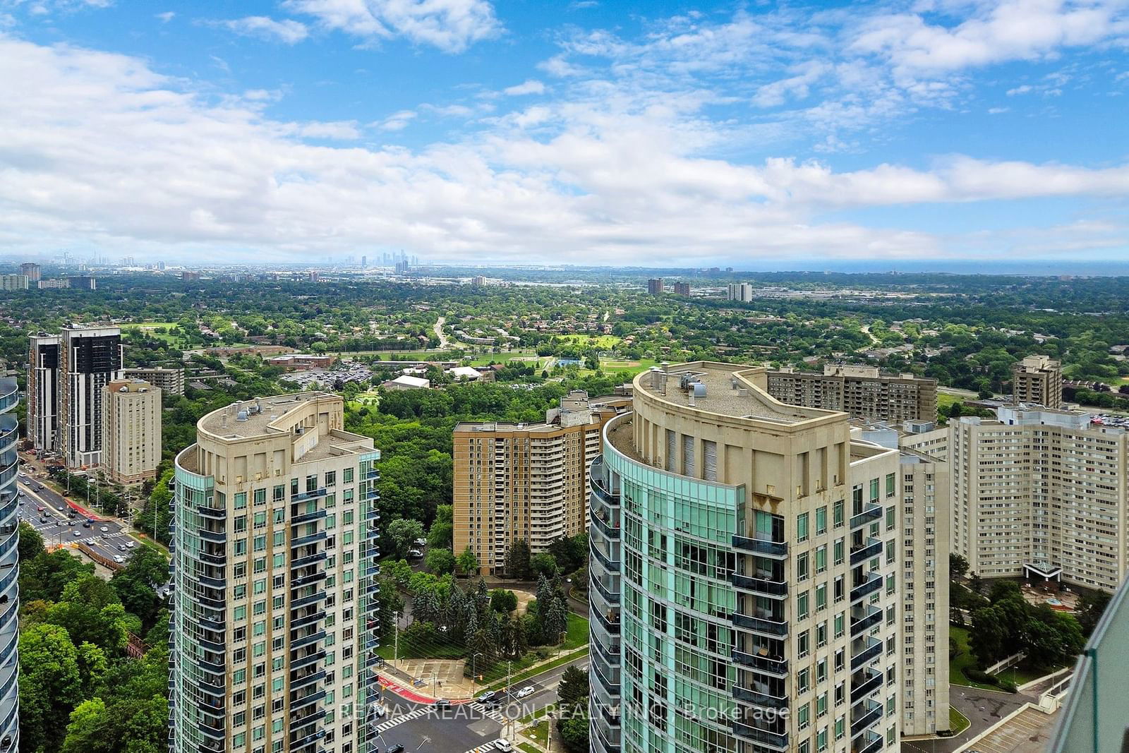 Absolute World V Condos, Mississauga, Toronto