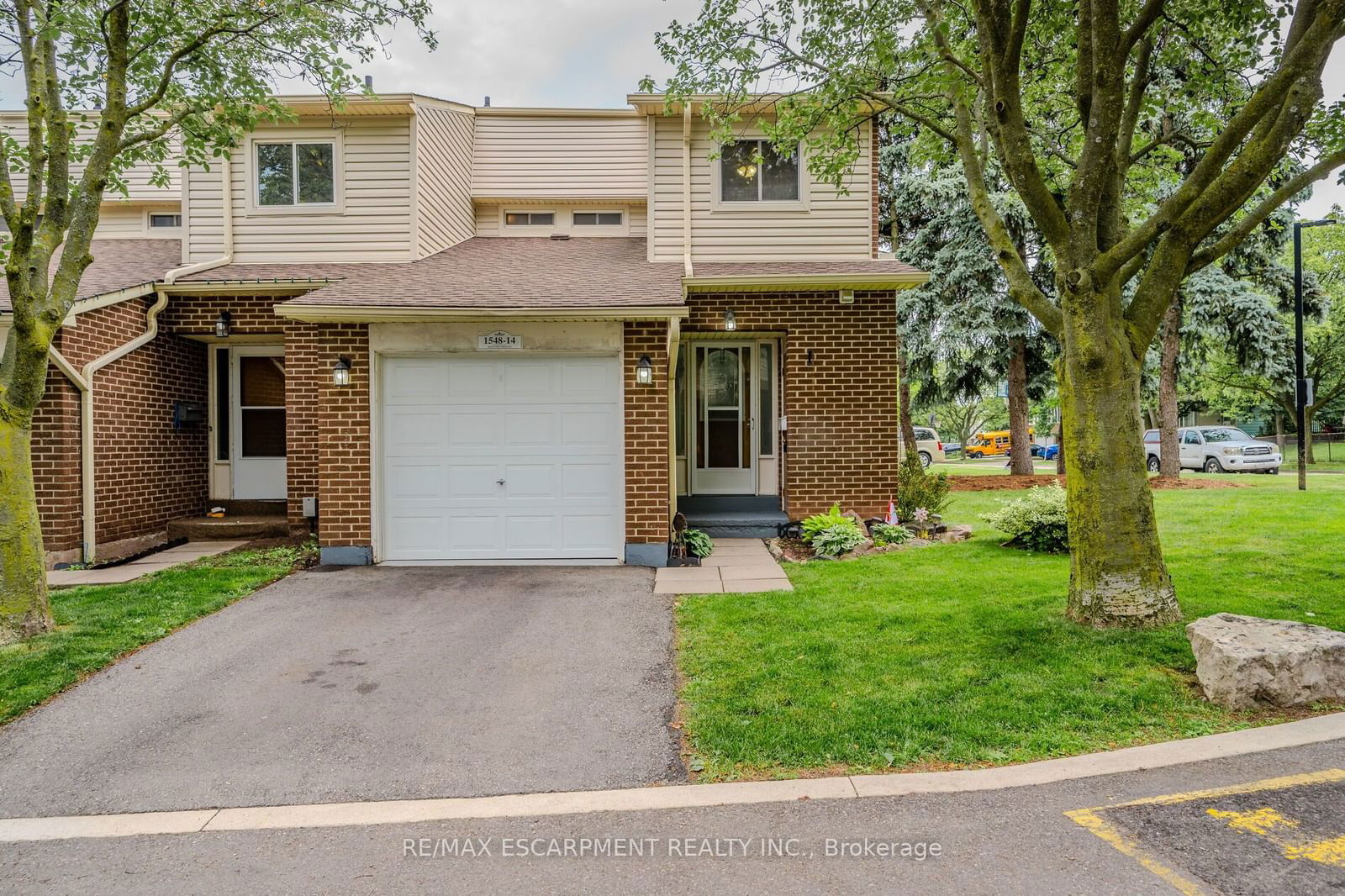 Newlands Heights Townhomes, Burlington, Toronto