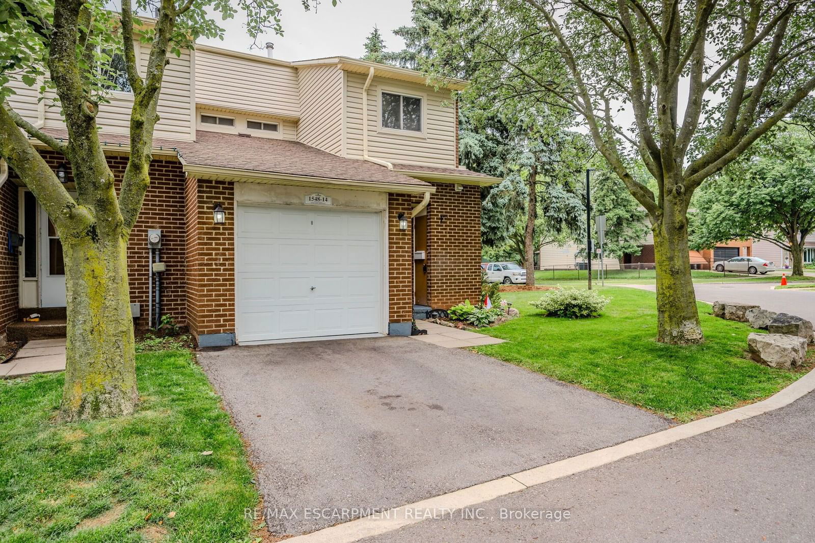 Newlands Heights Townhomes, Burlington, Toronto