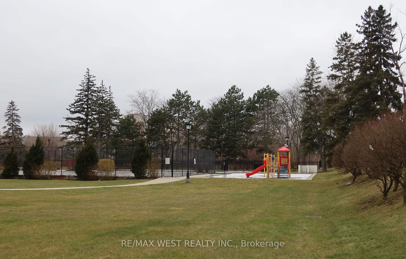 61 Richview Rd, unit 401 for rent