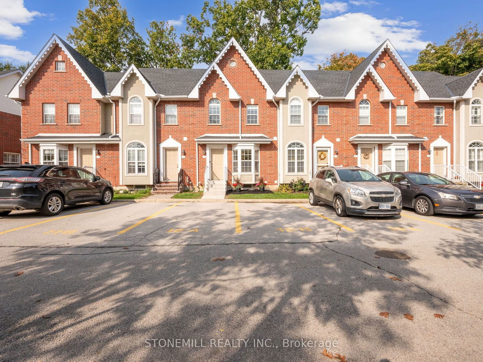 Shore Acres Creek Townhomes, Burlington, Toronto