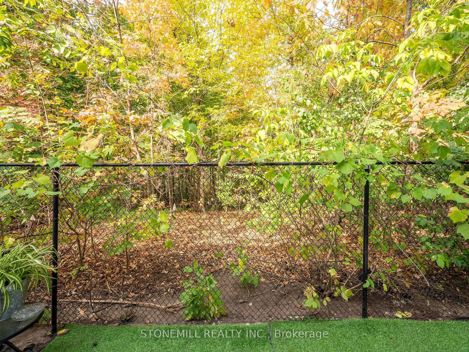 Shore Acres Creek Townhomes, Burlington, Toronto