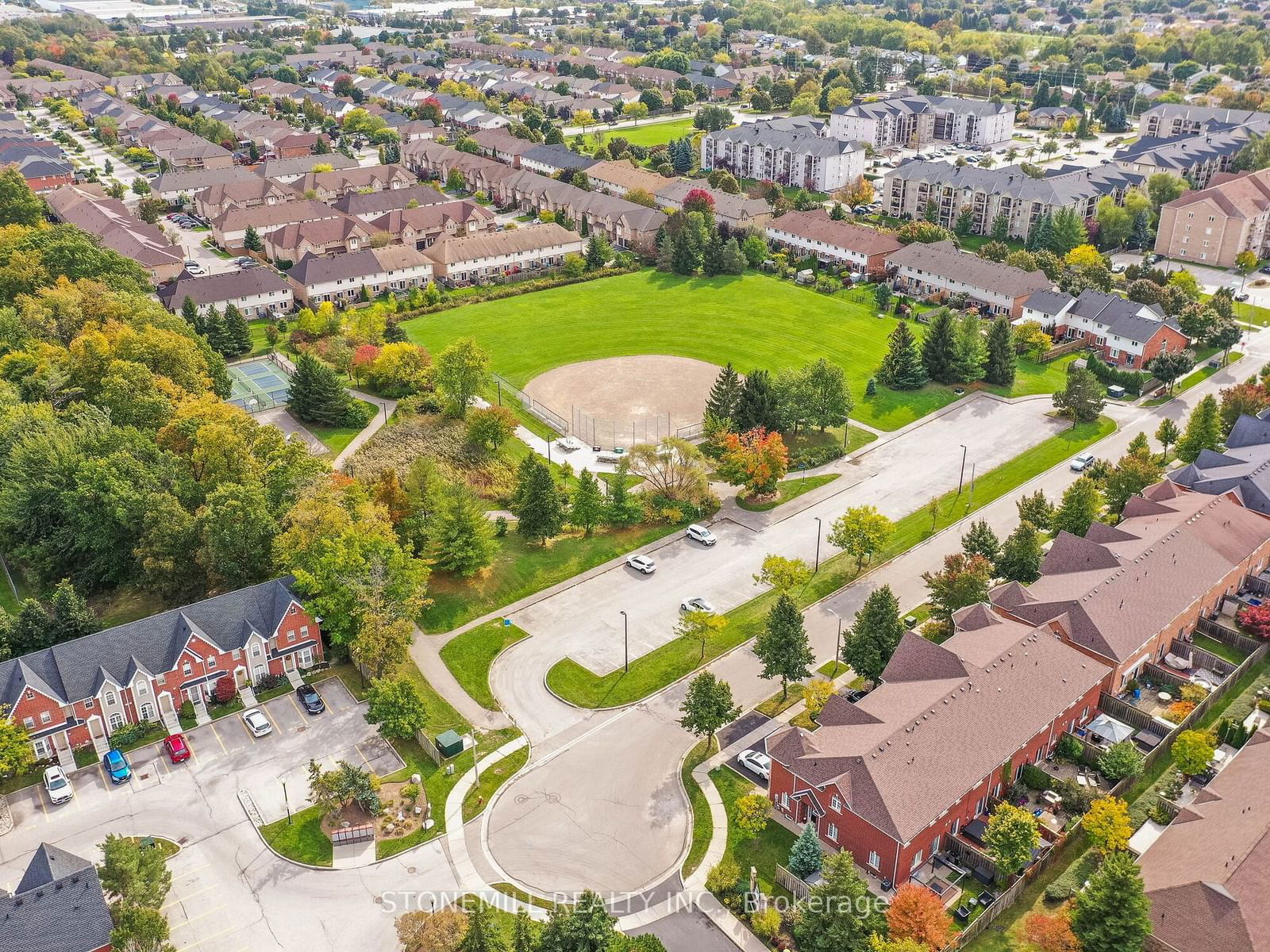 Shore Acres Creek Townhomes, Burlington, Toronto