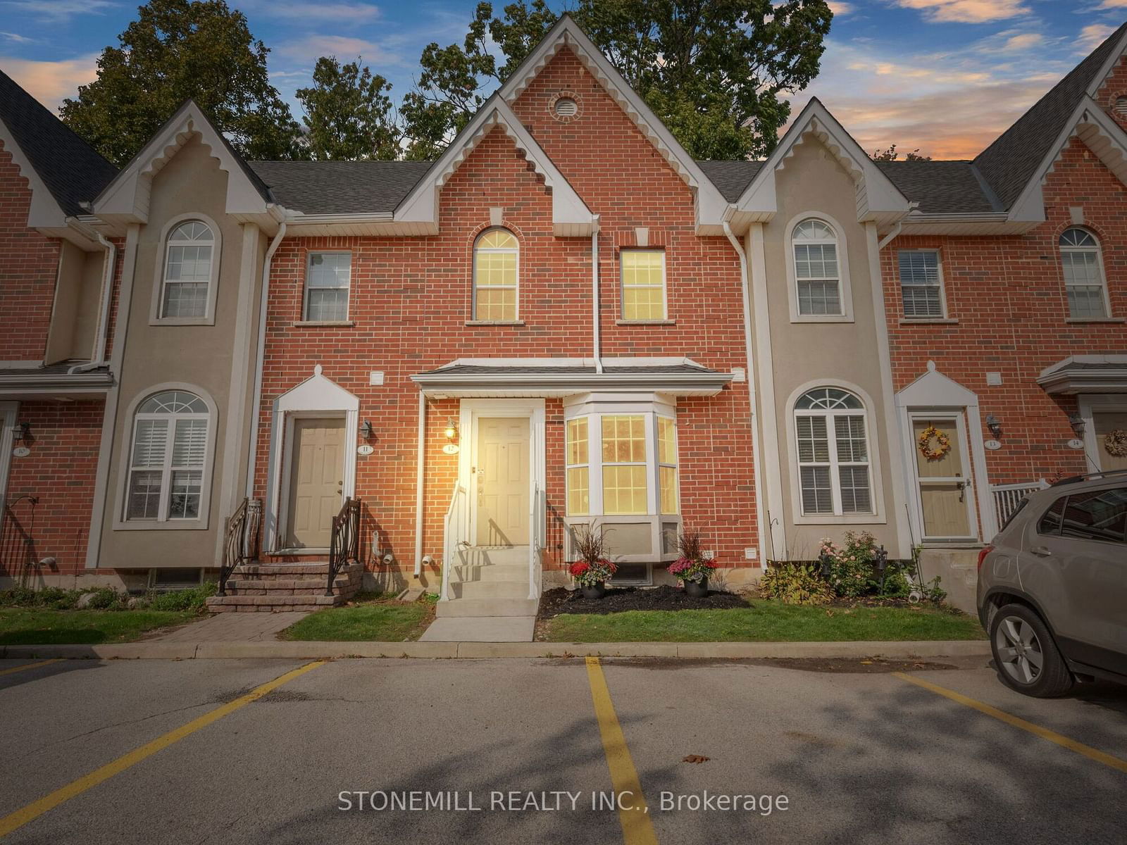 Shore Acres Creek Townhomes, Burlington, Toronto