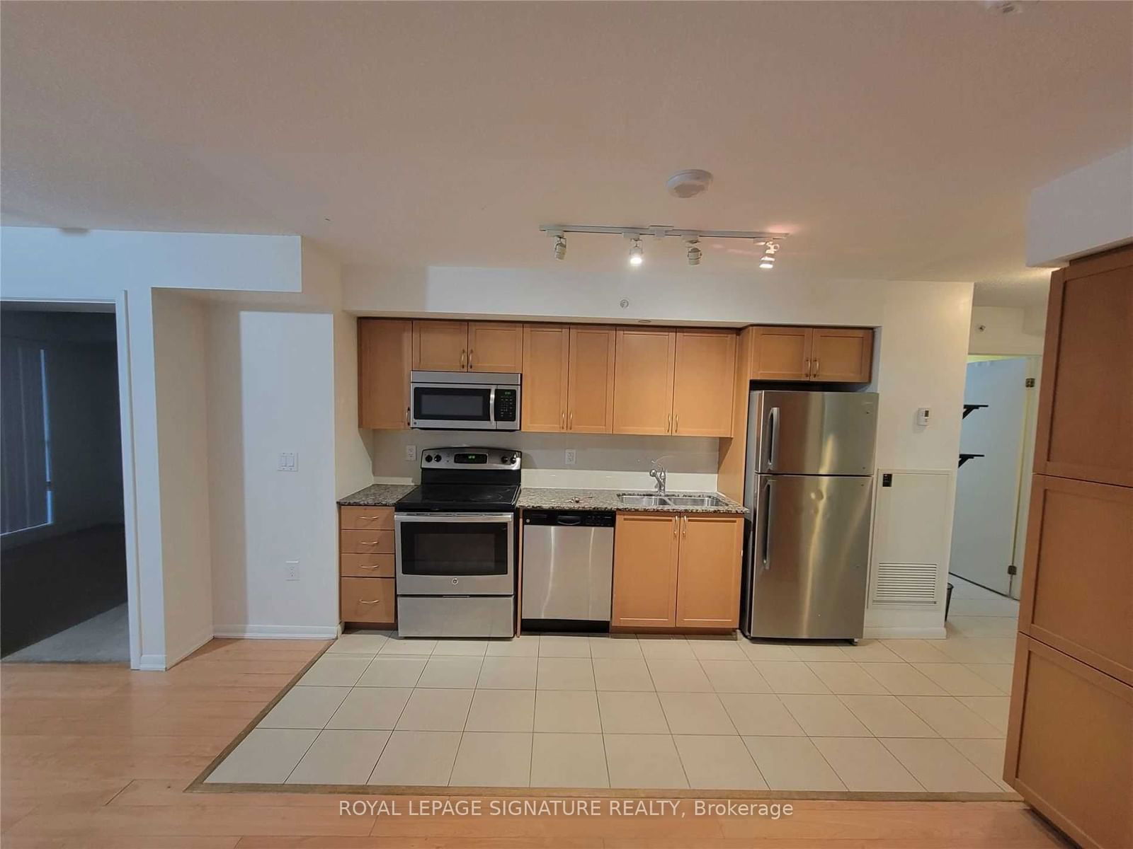 830 Lawrence Ave W, unit 712 for rent