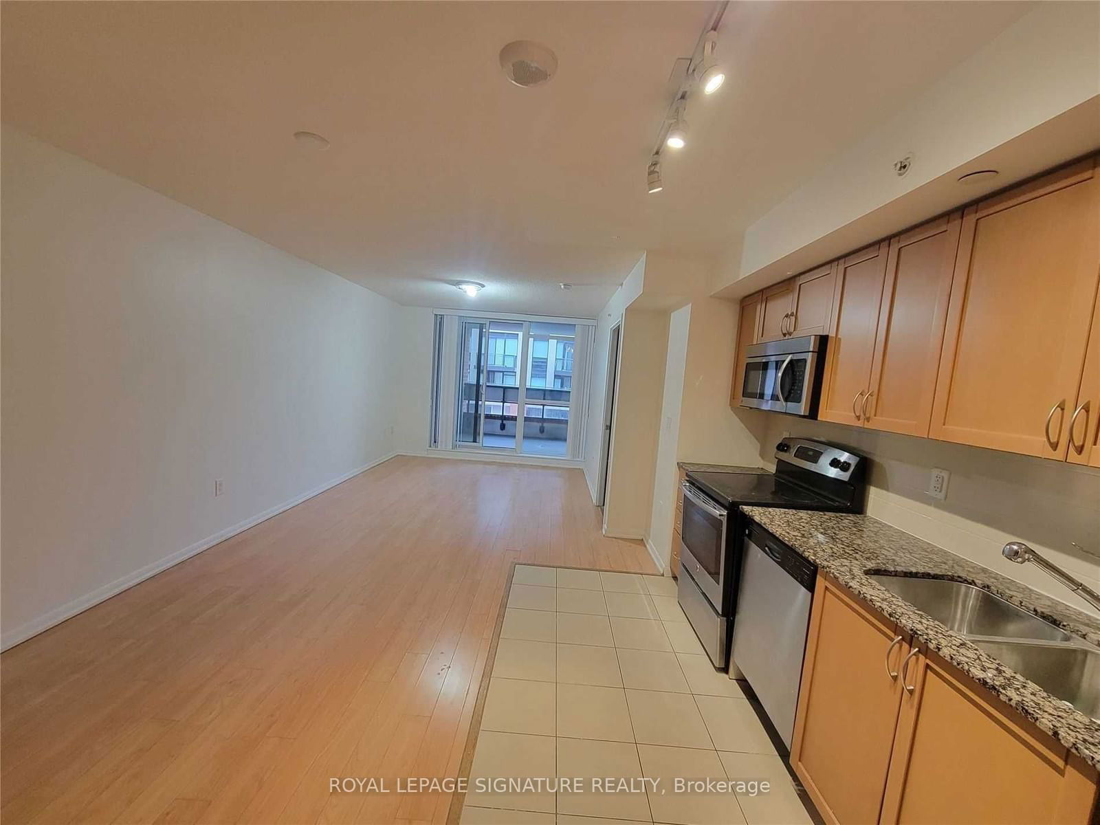 830 Lawrence Ave W, unit 712 for rent