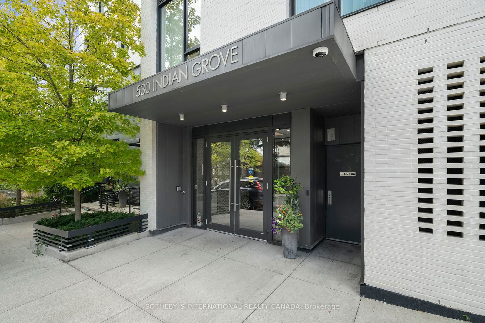 530 Indian Grve, unit 407 for sale