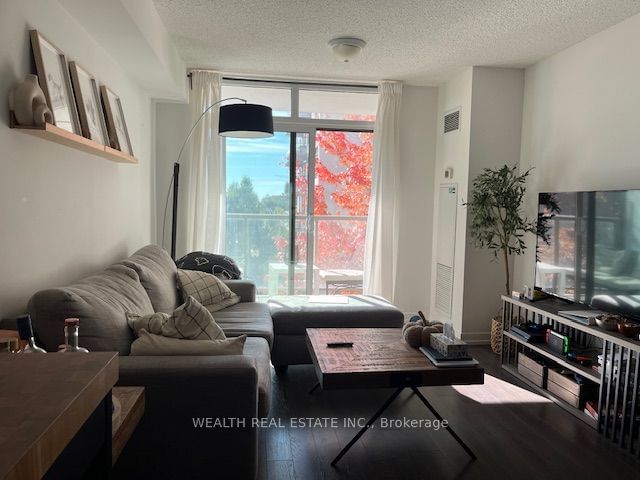 816 Lansdowne Ave, unit 310 for rent