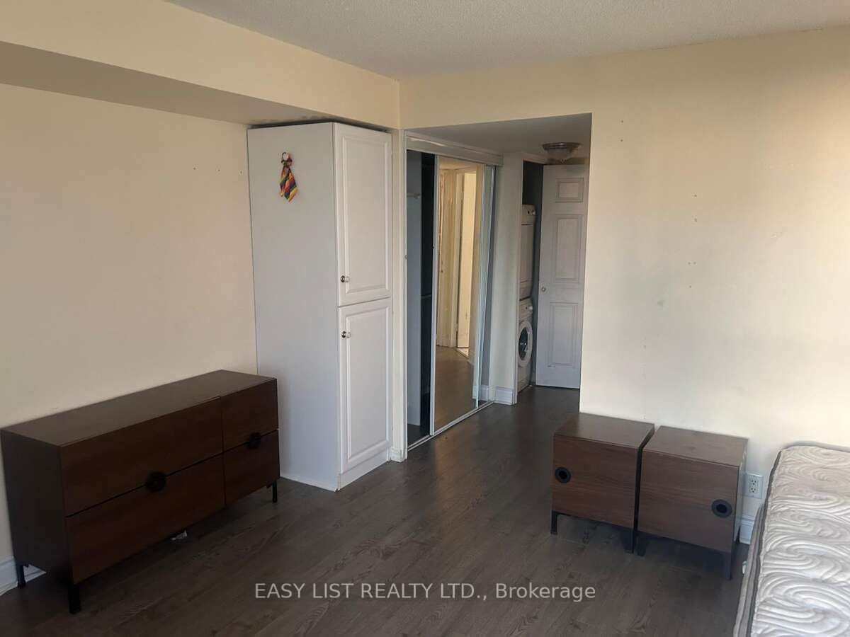 61 Markbrook Lane, unit 910 for rent