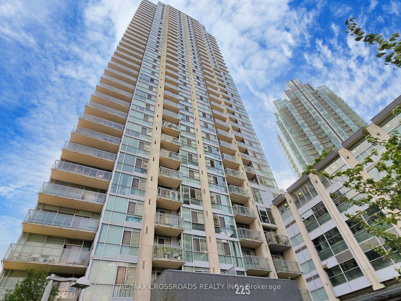 225 Webb Dr, unit 608 for sale