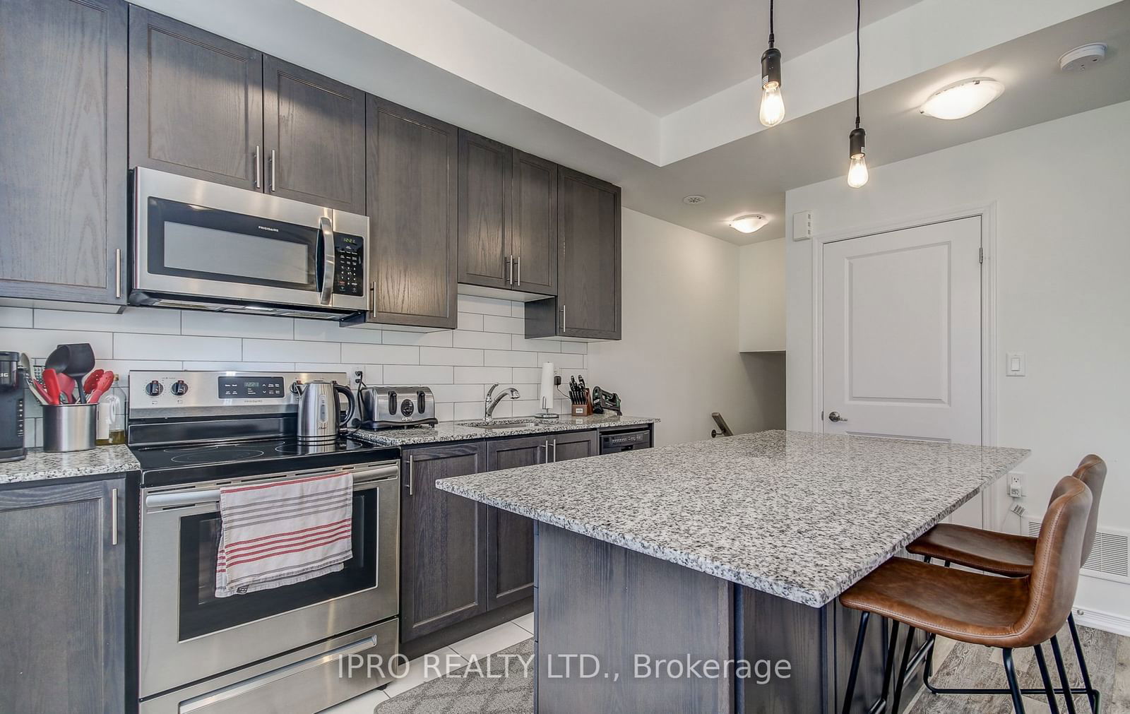 ConneXion at Islington Townhomes, Etobicoke, Toronto