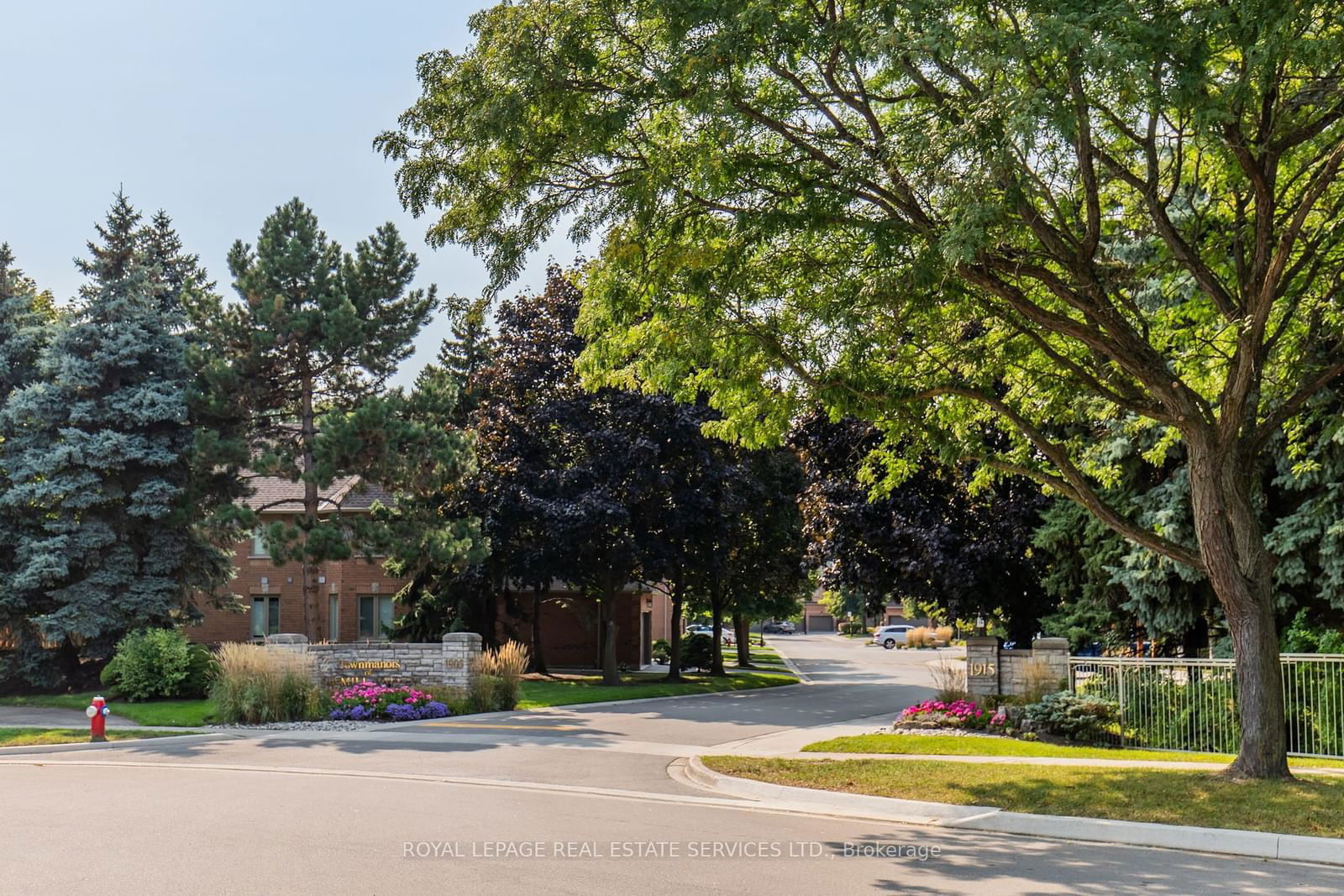 Townmanors of Sawmill Valley, Mississauga, Toronto