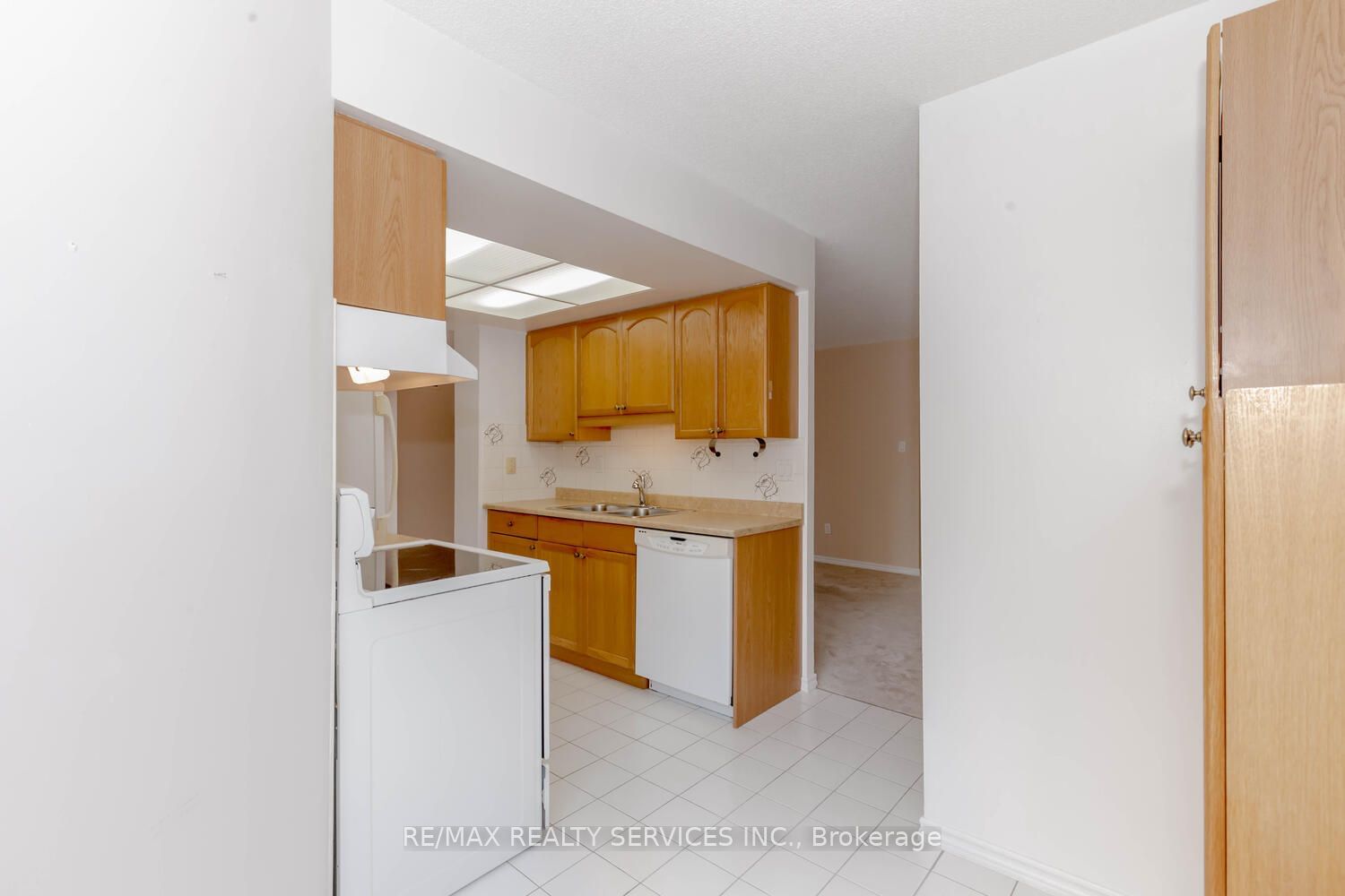 30 Malta Ave, unit 308 for rent