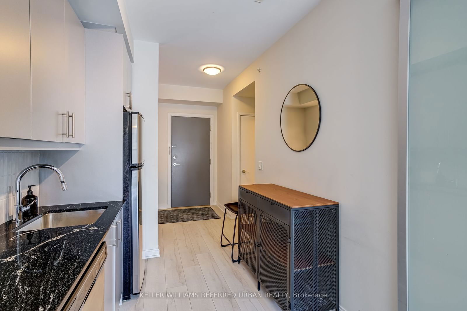 760 The Queensway S, unit 209 for rent