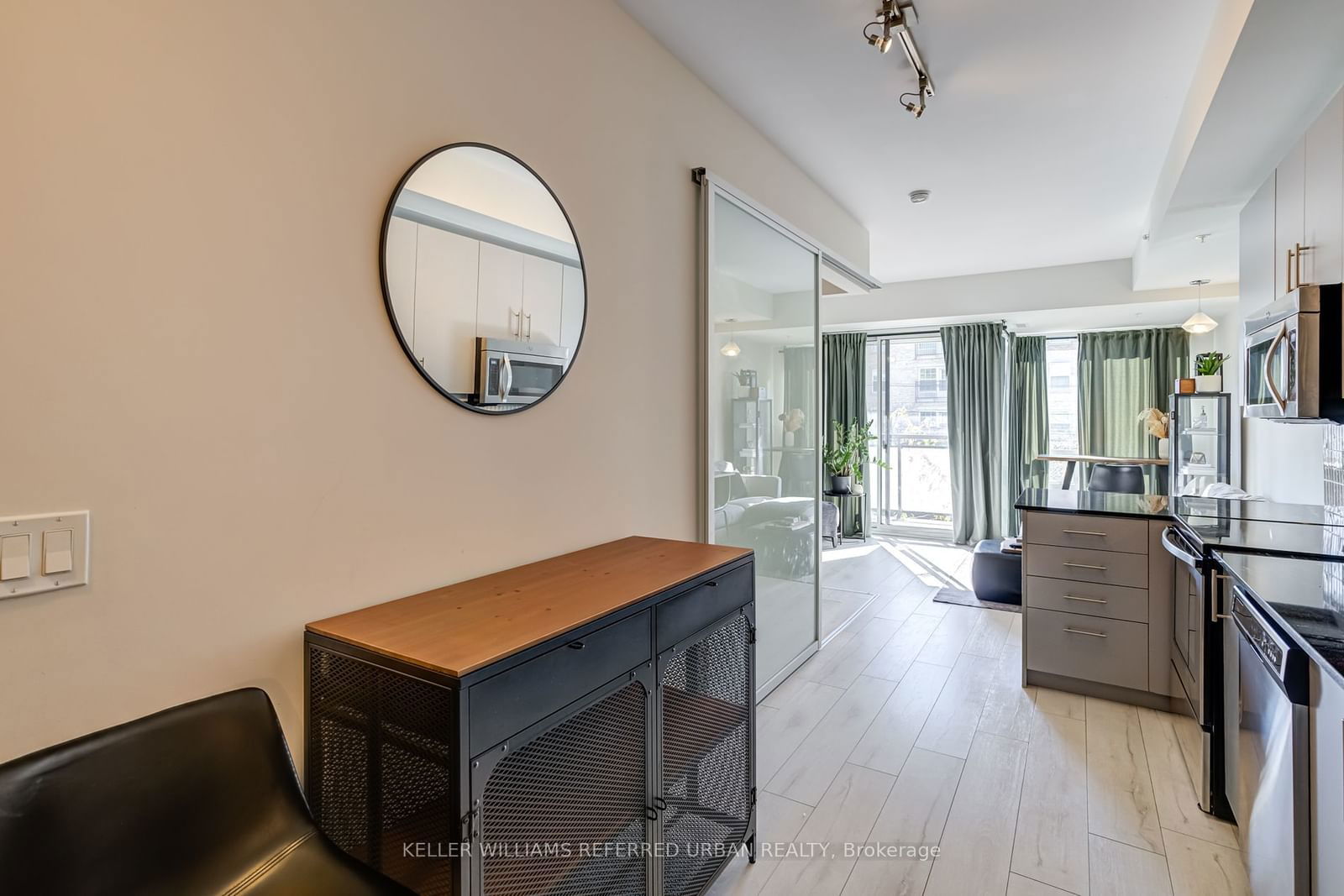 760 The Queensway S, unit 209 for rent