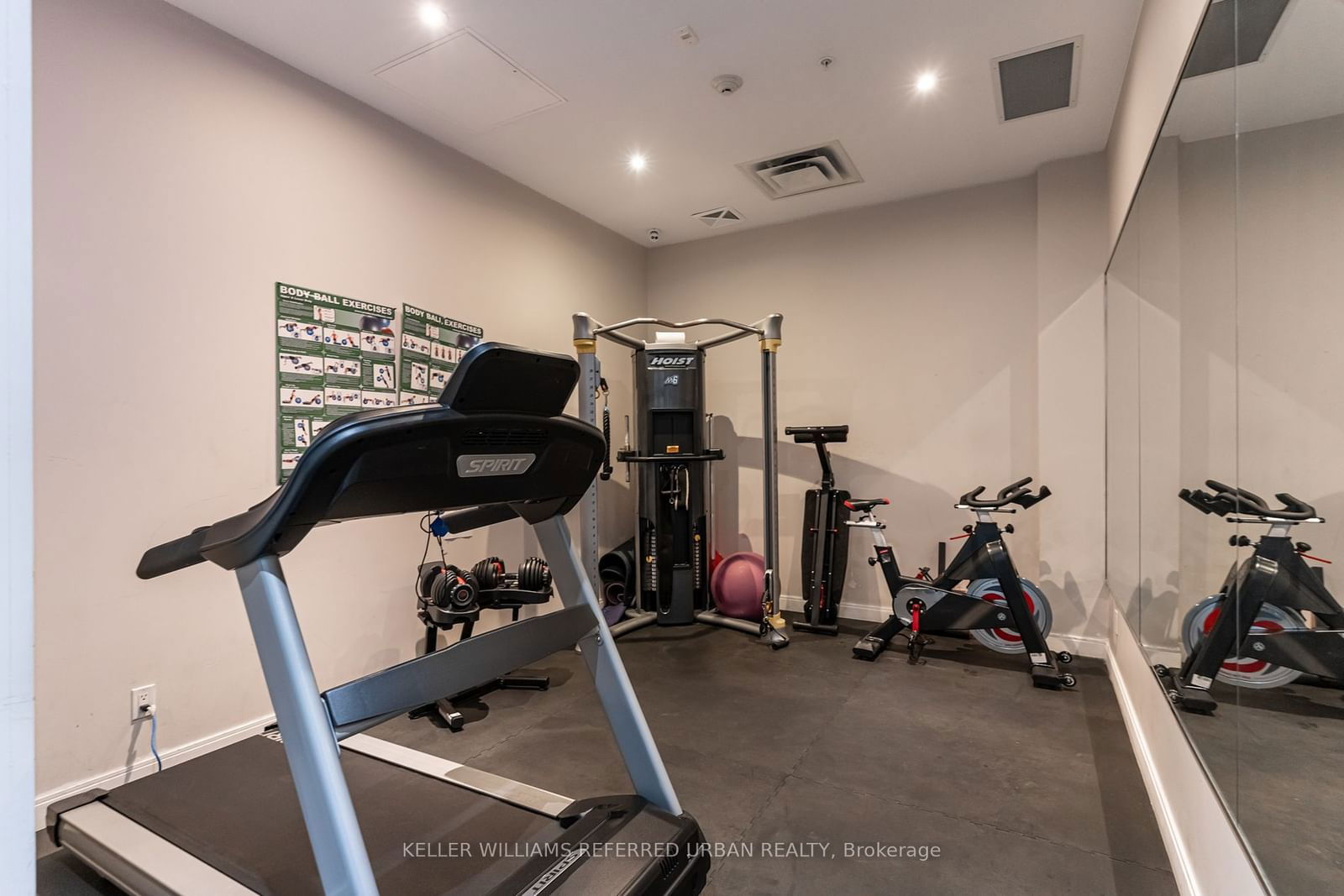 760 The Queensway S, unit 209 for rent