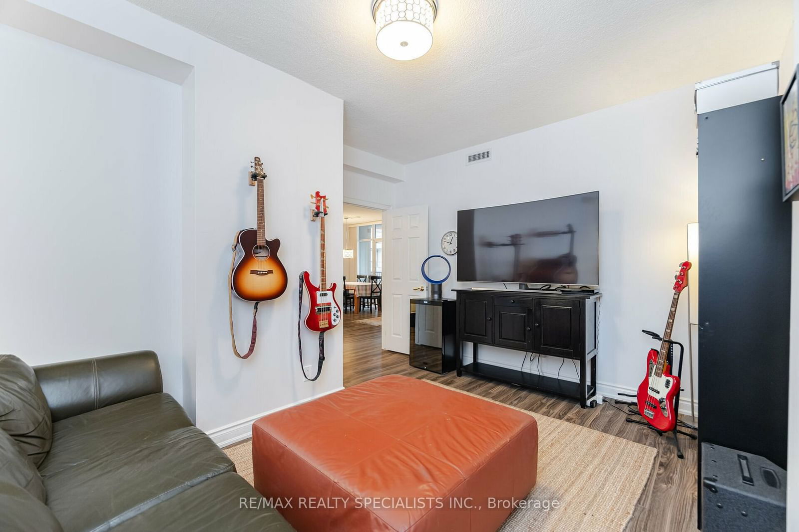 399 Elizabeth St, unit 210 for sale