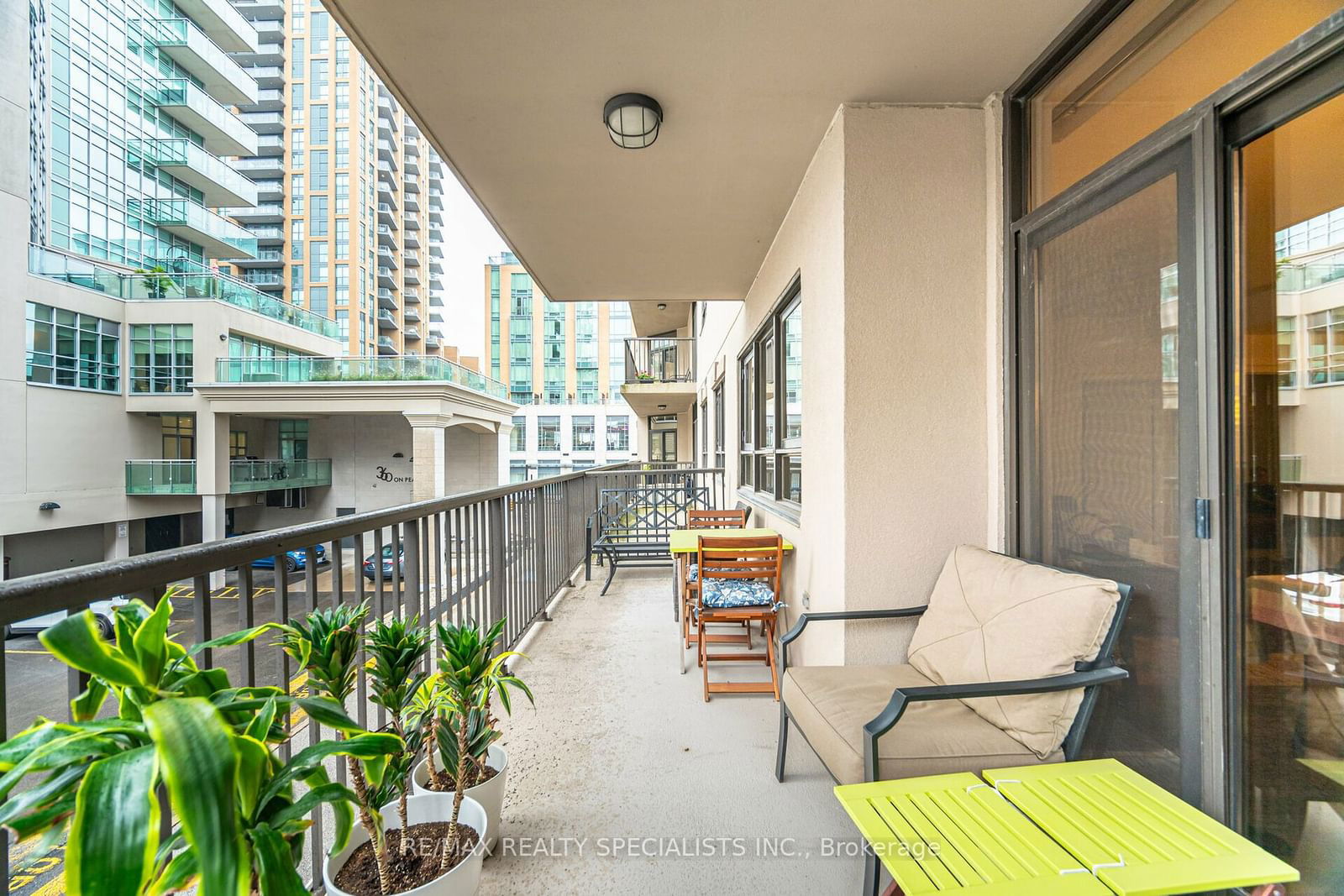 399 Elizabeth St, unit 210 for sale