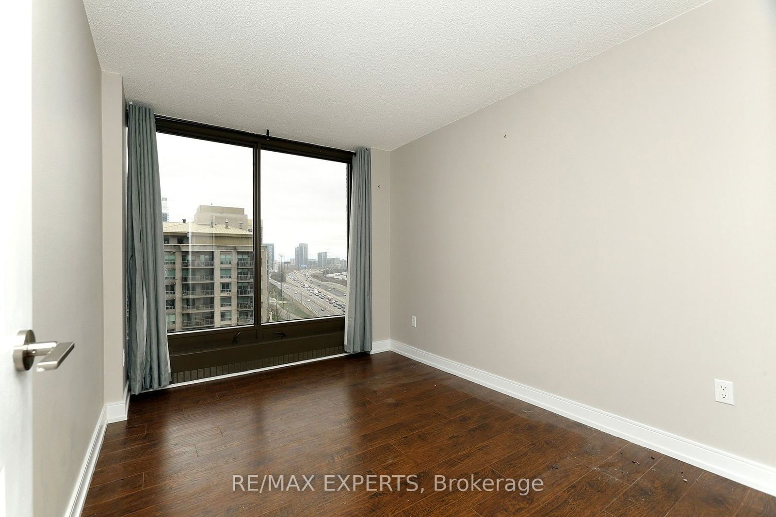 2045 Lake Shore Blvd, unit 1609 for rent