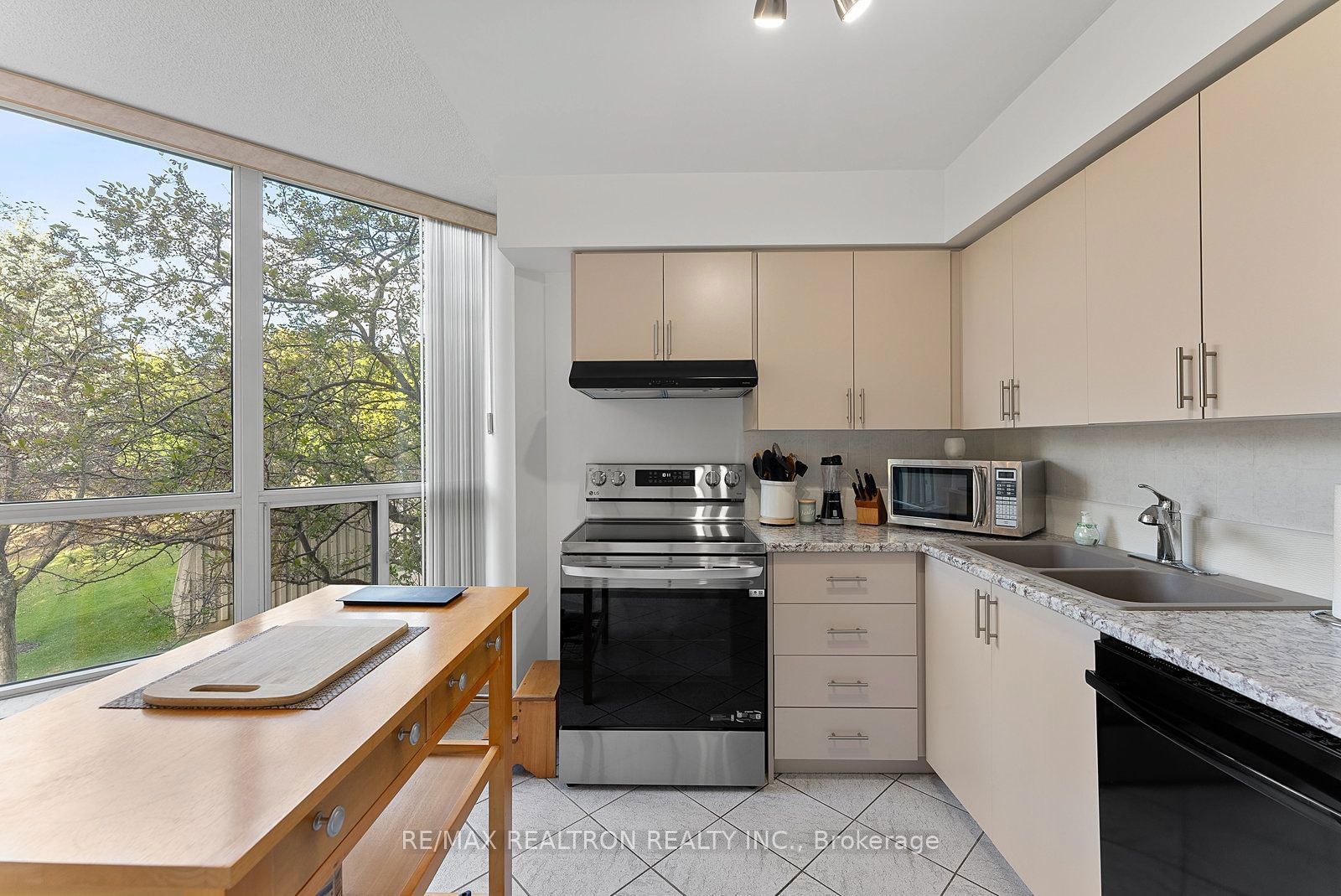 10 Laurelcrest St, unit 210 for sale