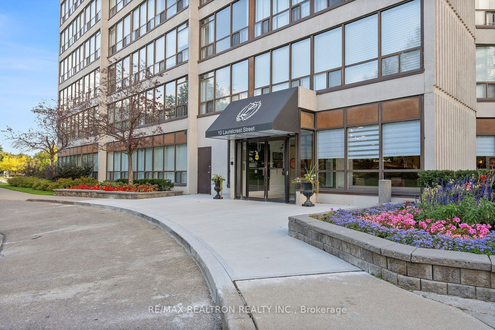 10 Laurelcrest St, unit 210 for sale