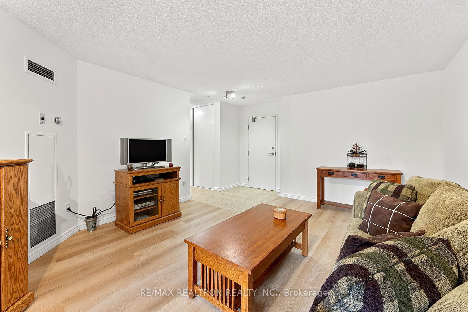 10 Laurelcrest St, unit 210 for sale