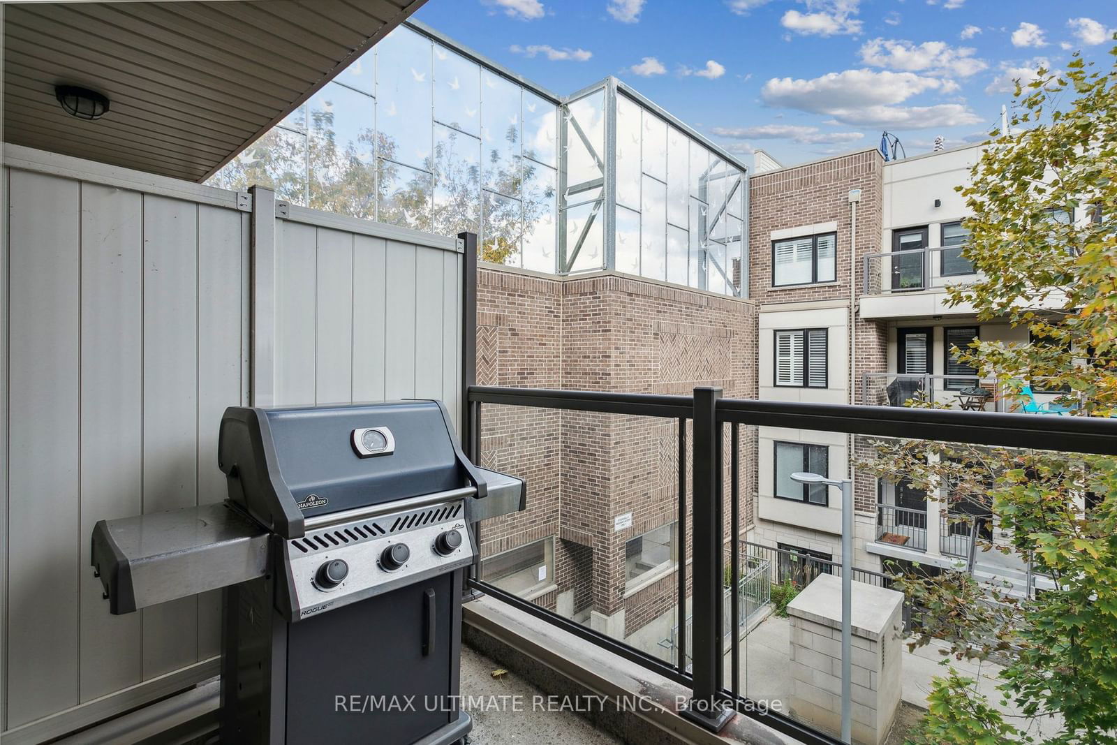 8 Drummond St, unit 422 for sale