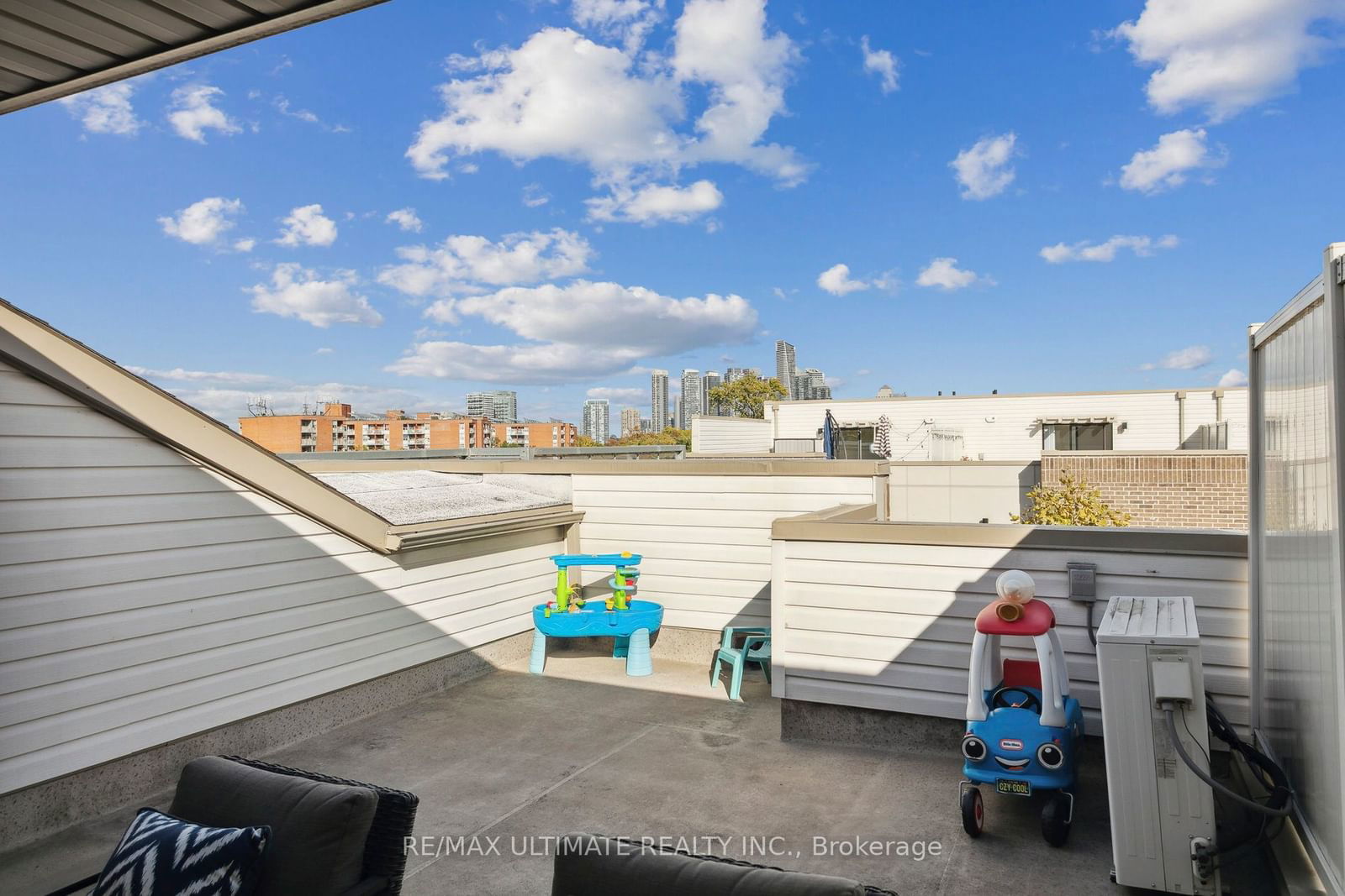 8 Drummond St, unit 422 for sale