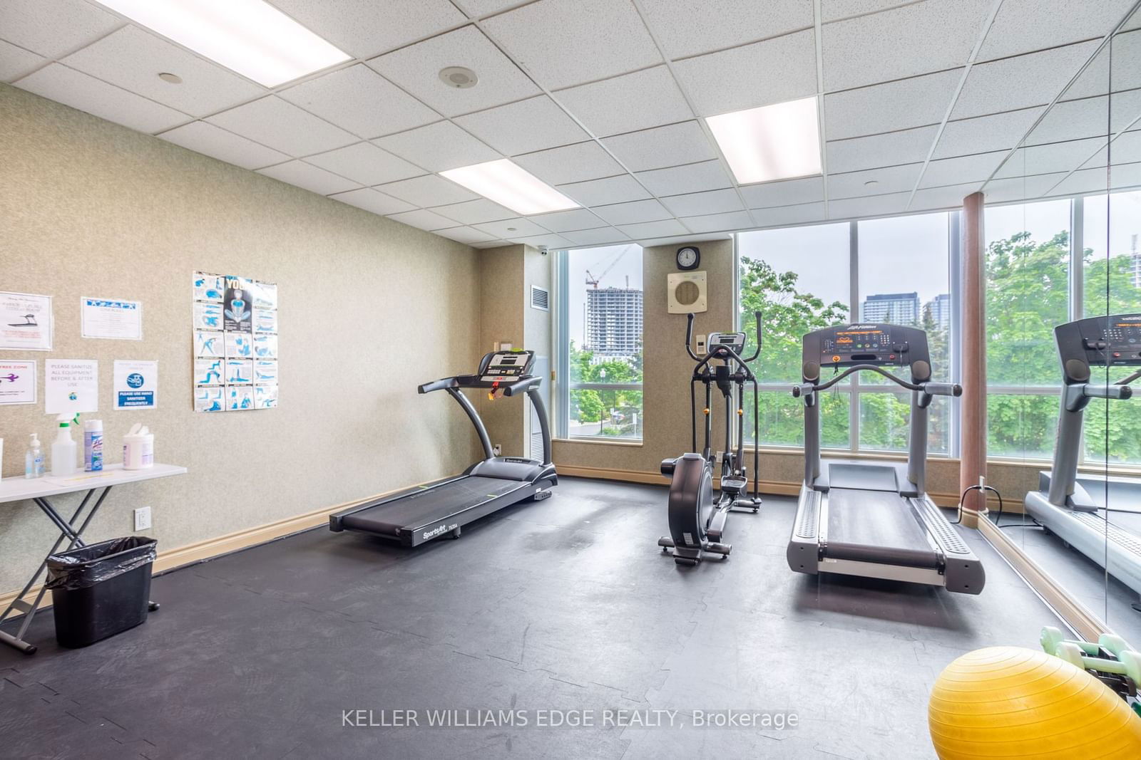 2585 Erin Centre Blvd, unit 802 for sale