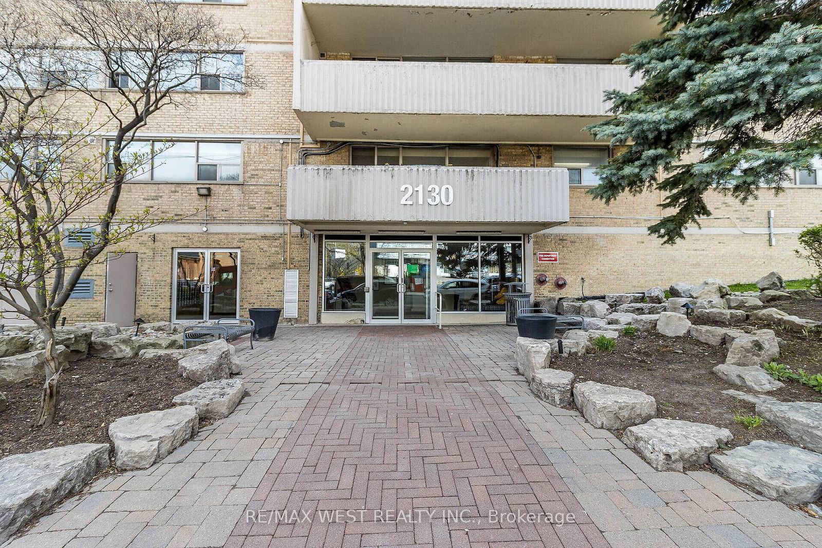 2130 Weston Rd, unit 801 for sale