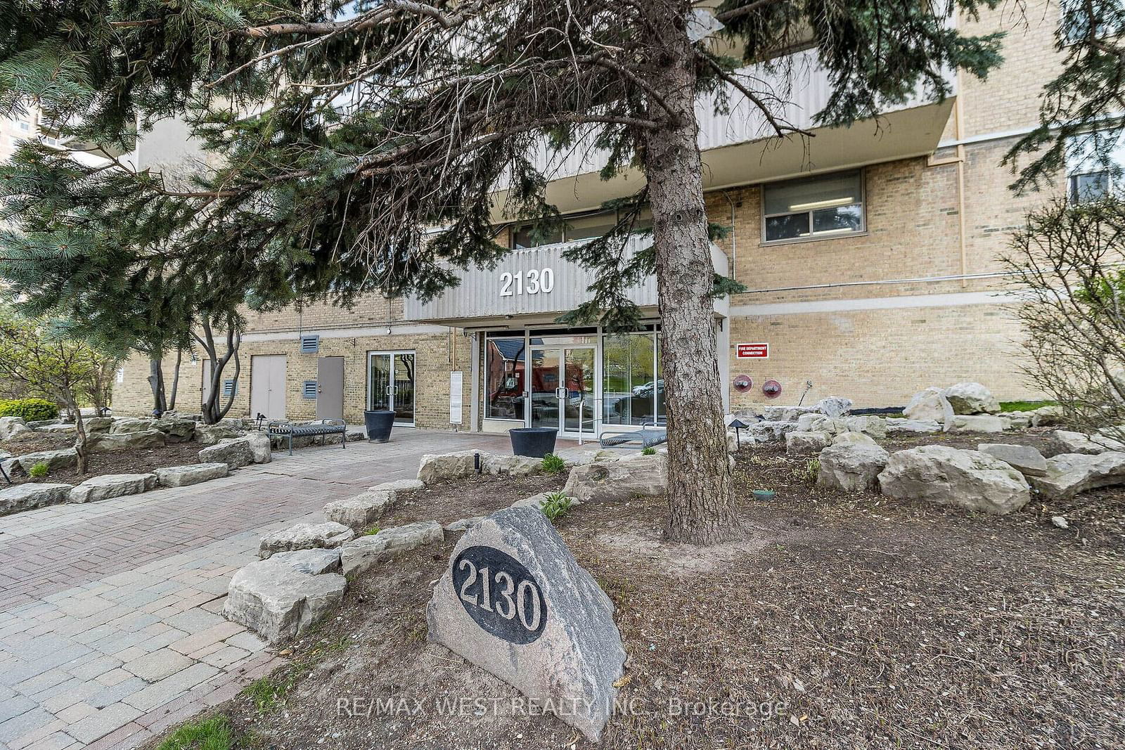 2130 Weston Rd, unit 801 for sale