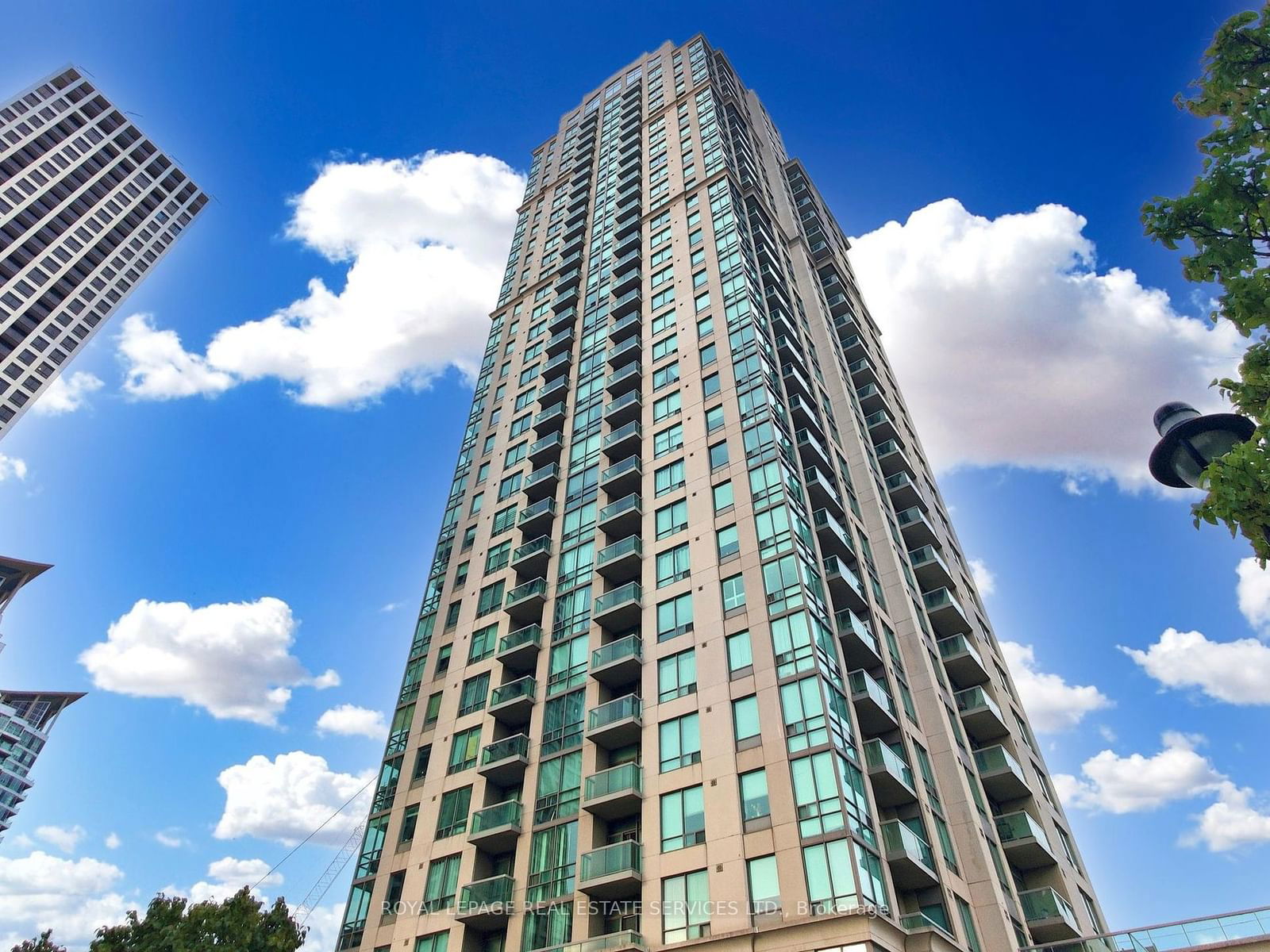 3504 Hurontario St, unit 3603 for sale