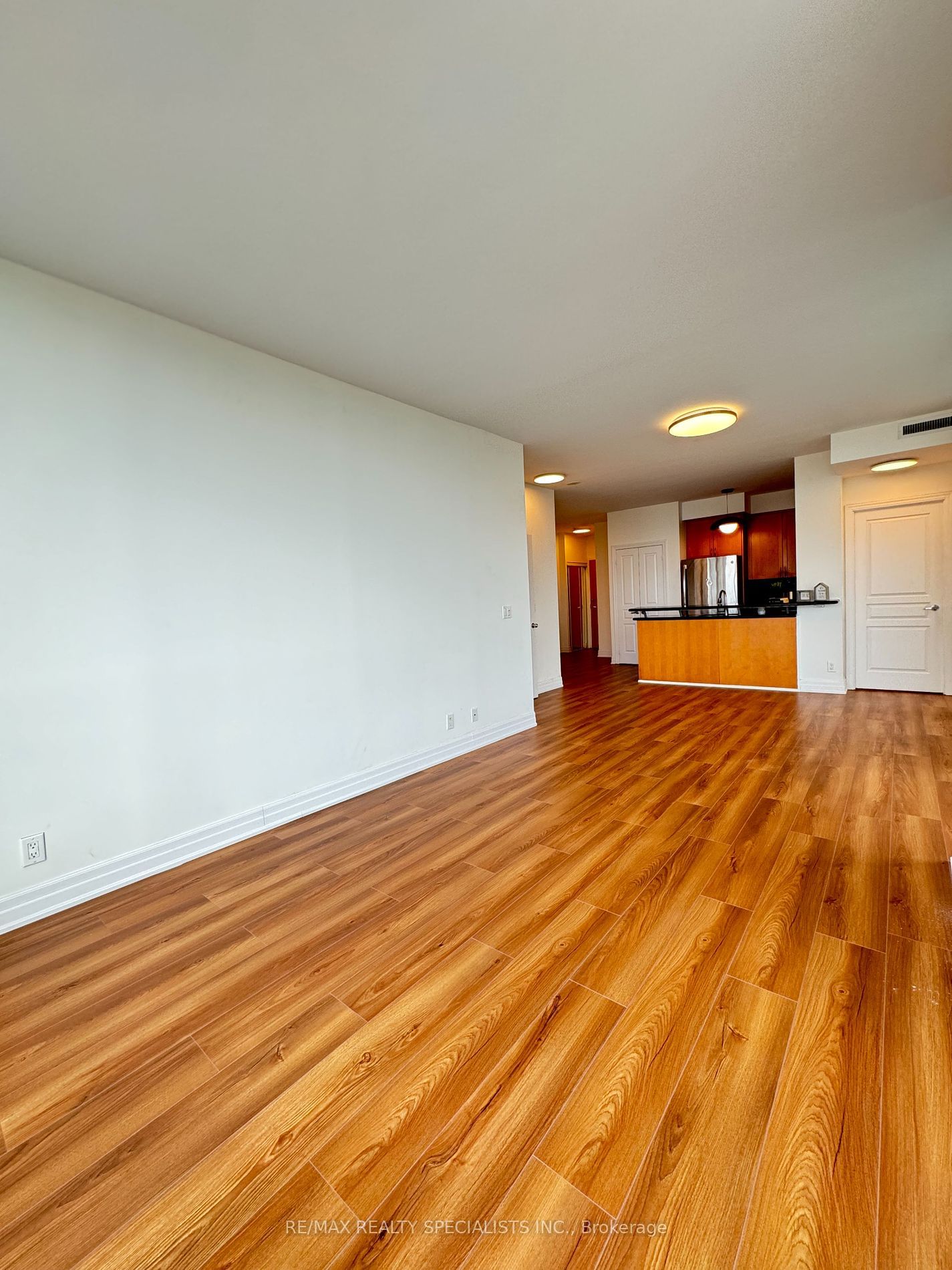 3939 Duke of York Blvd, unit 2502 for rent