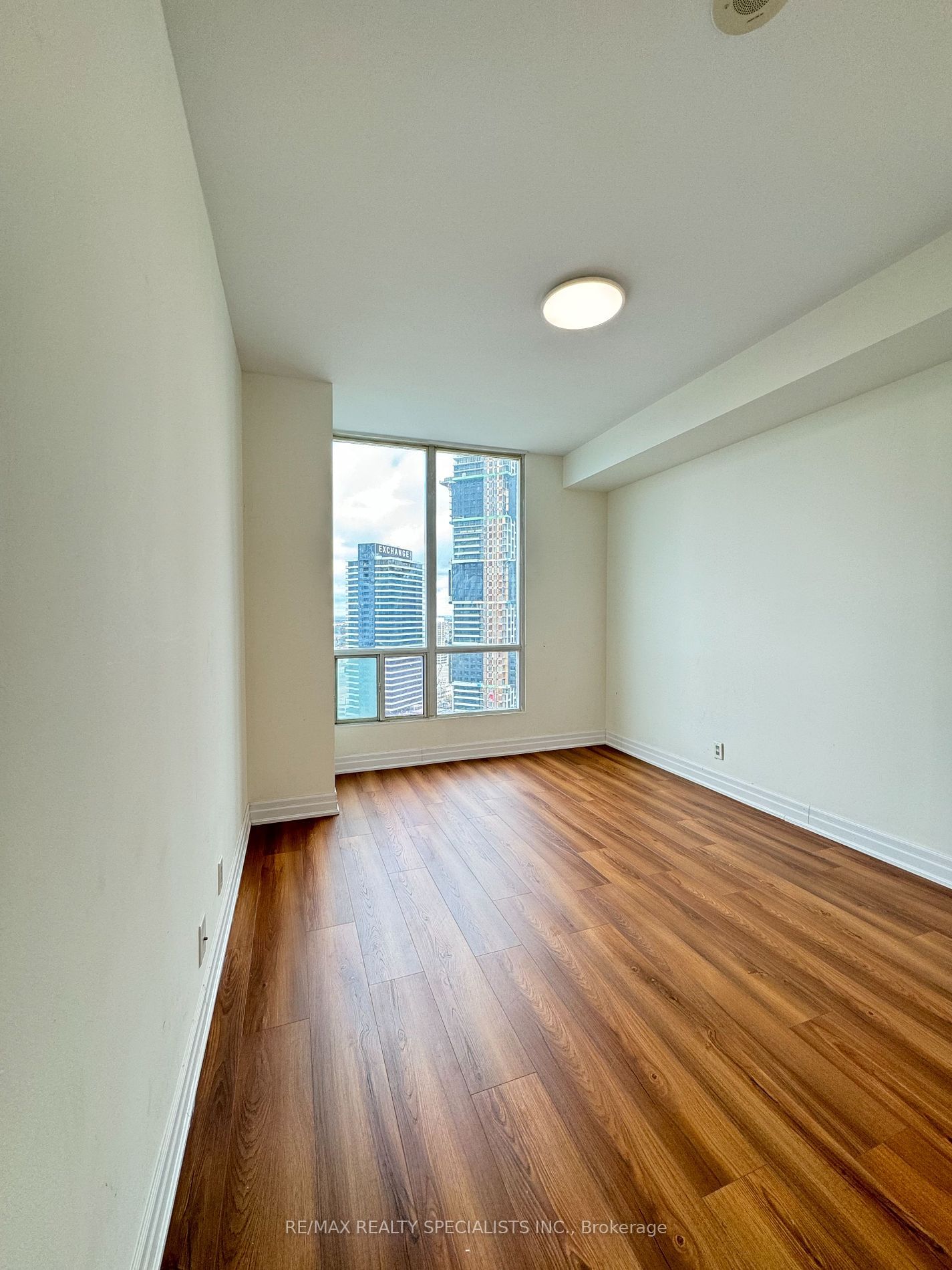 3939 Duke of York Blvd, unit 2502 for rent