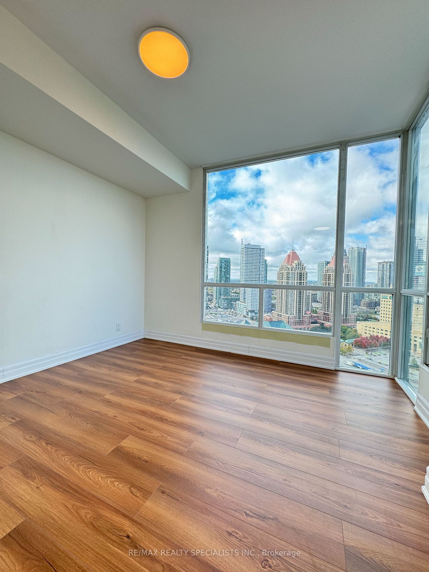 3939 Duke of York Blvd, unit 2502 for rent