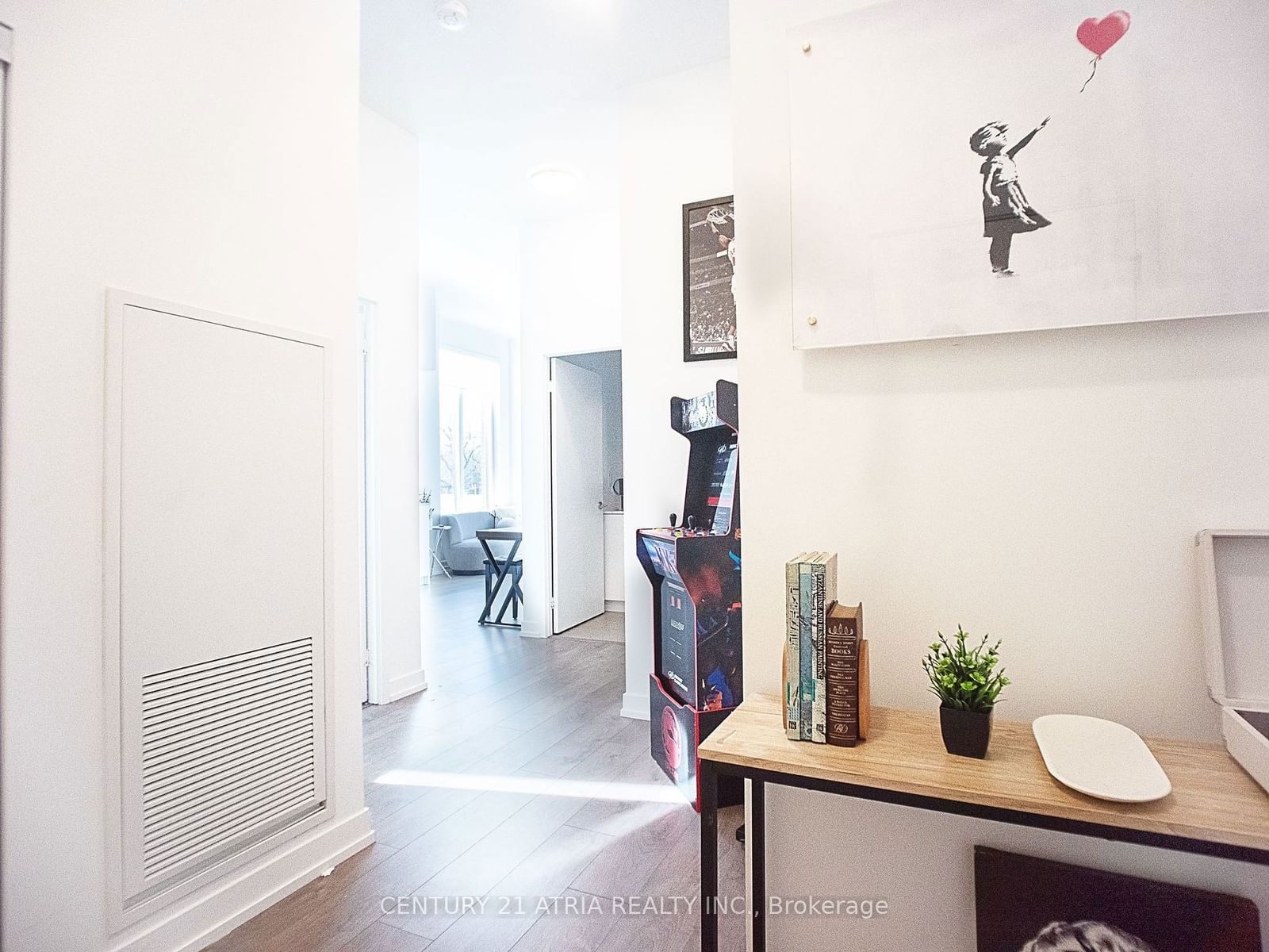 270 Dufferin St, unit 212 for sale